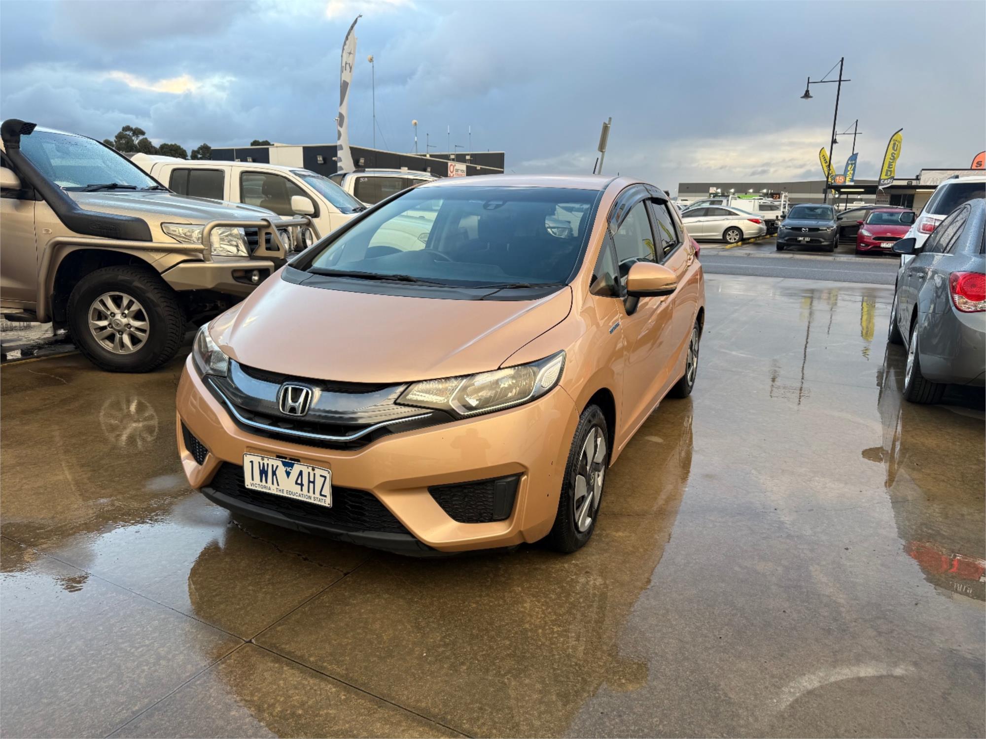 
								2014 HONDA FIT (HYBRID) full									