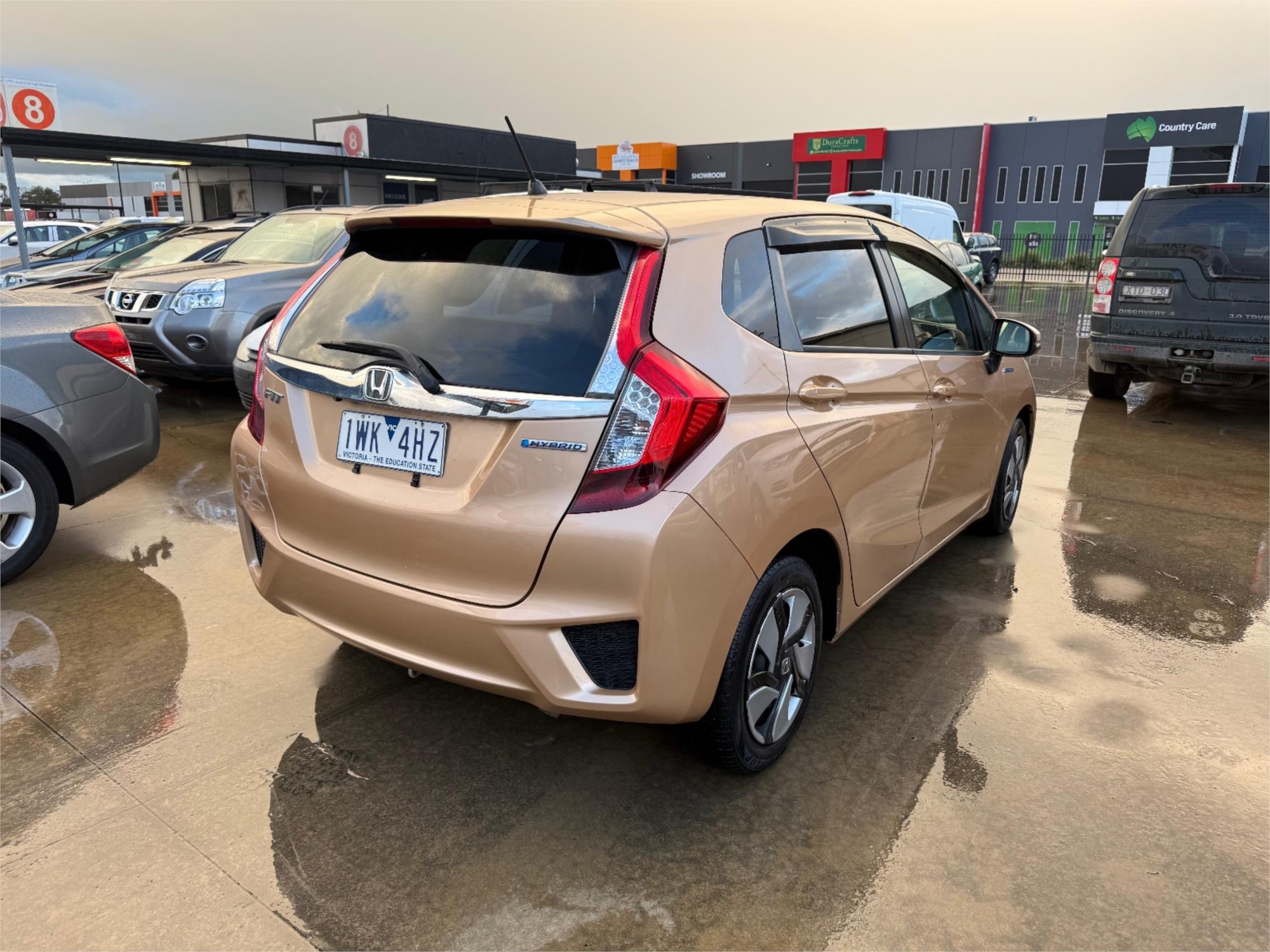 
								2014 HONDA FIT (HYBRID) full									