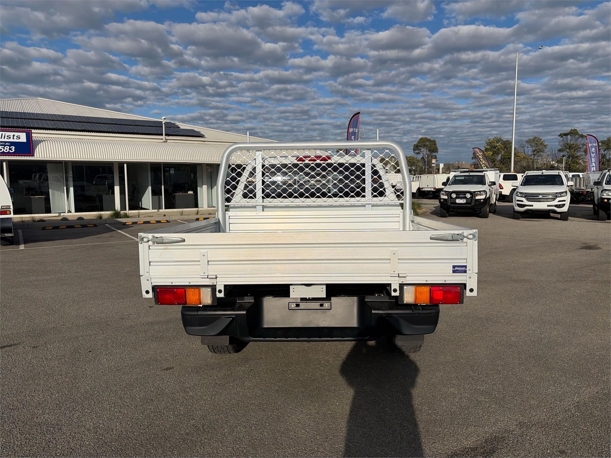 
								2022 Isuzu D-MAX SX full									