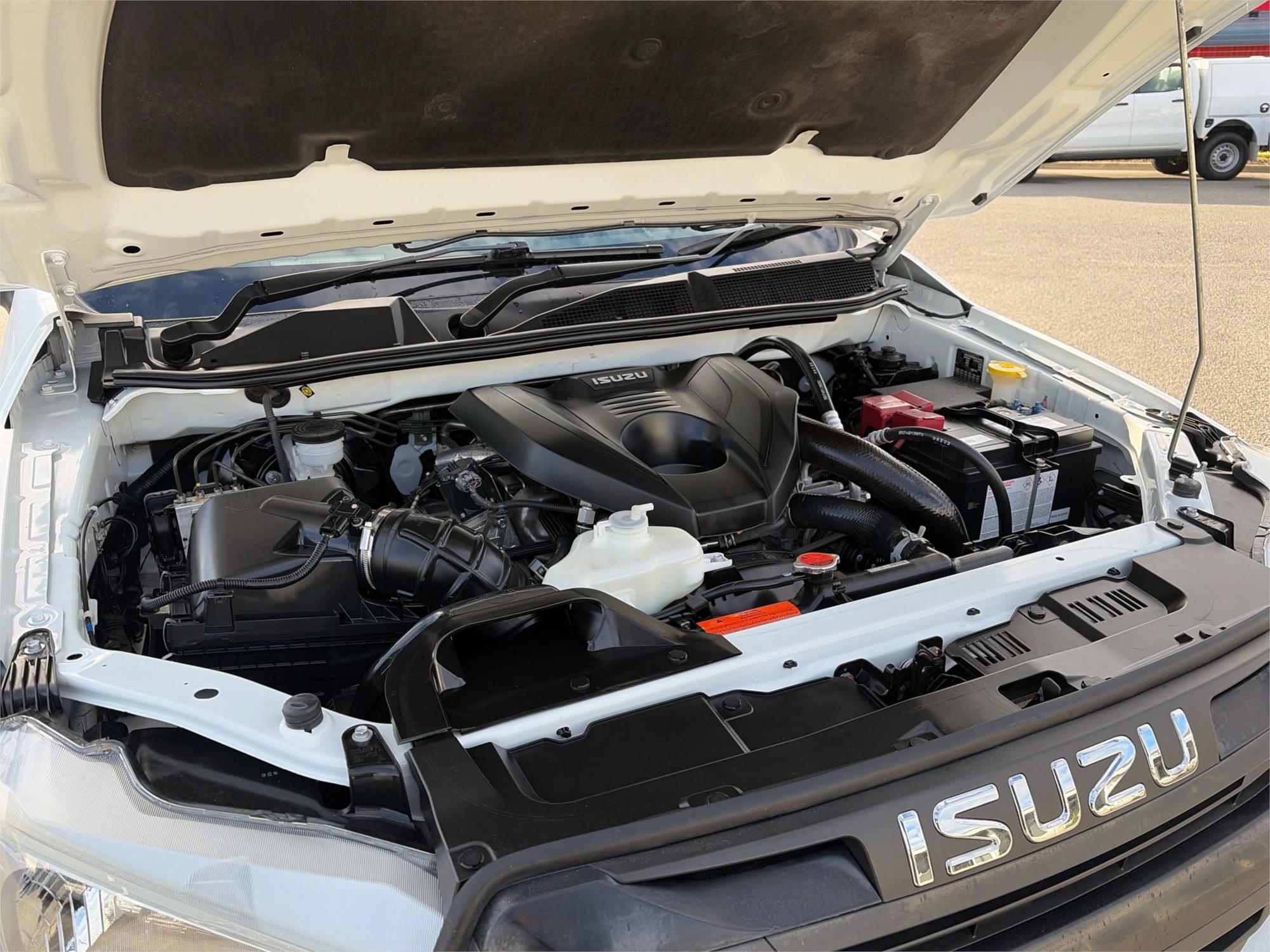
								2022 Isuzu D-MAX SX full									
