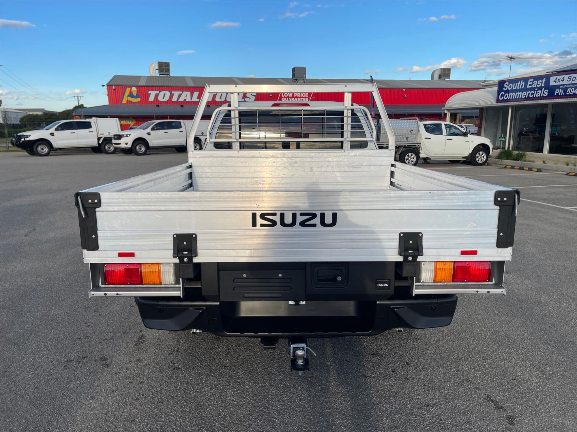 
								2021 Isuzu D-MAX SX full									