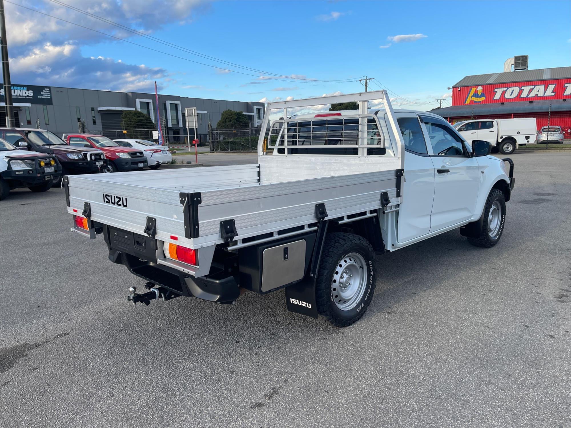
								2021 Isuzu D-MAX SX full									