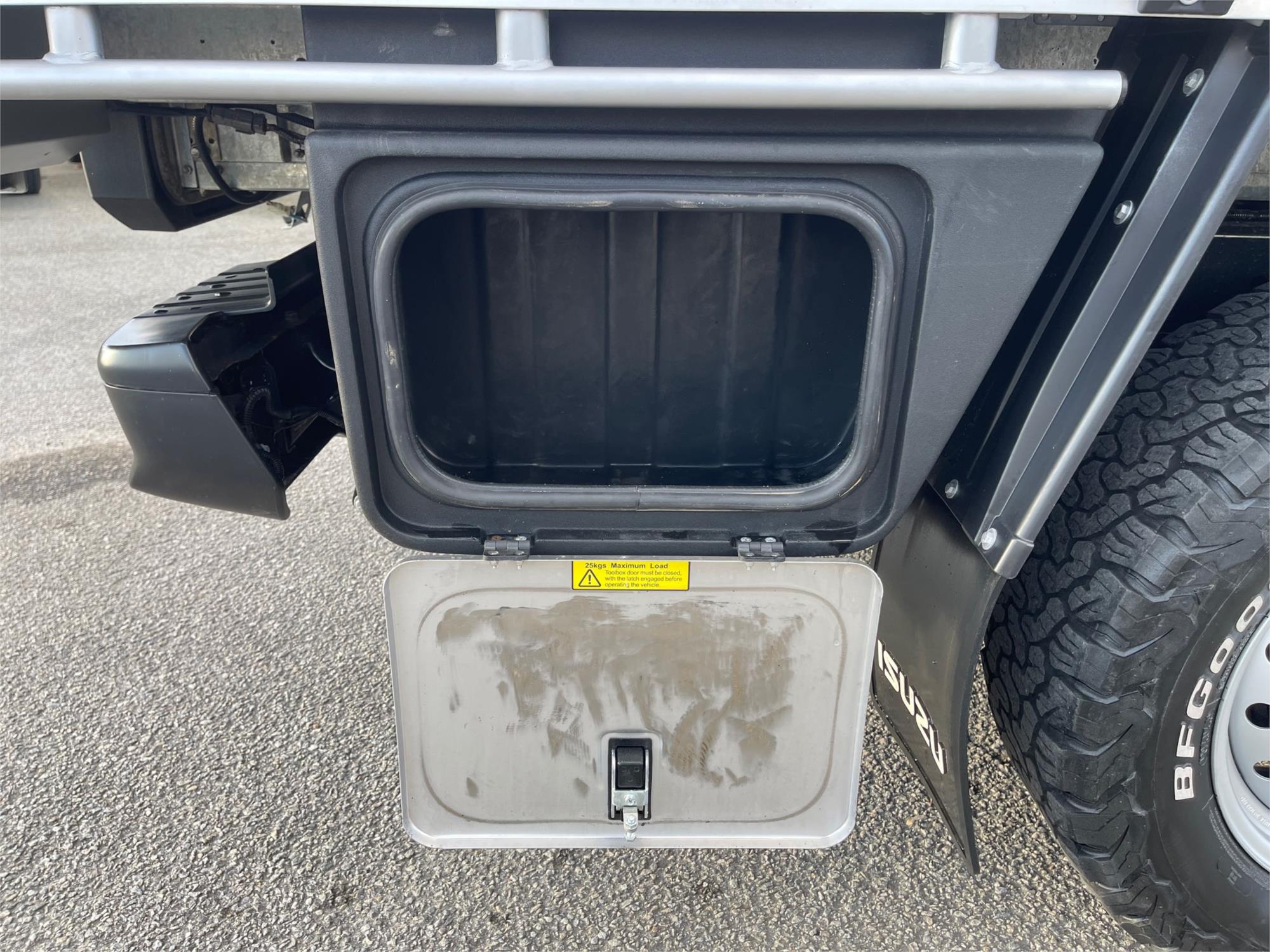 
								2021 Isuzu D-MAX SX full									