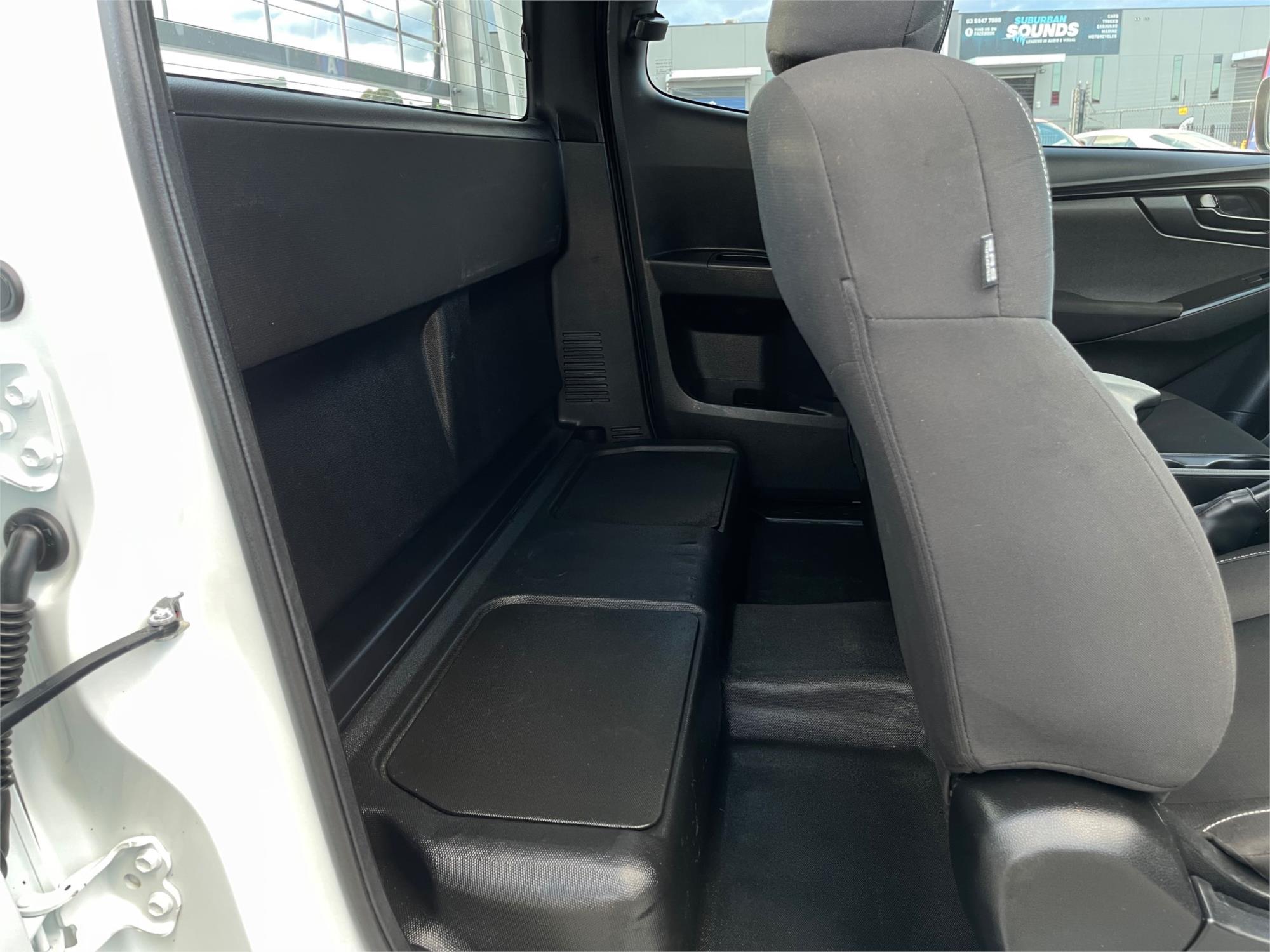 
								2021 Isuzu D-MAX SX full									