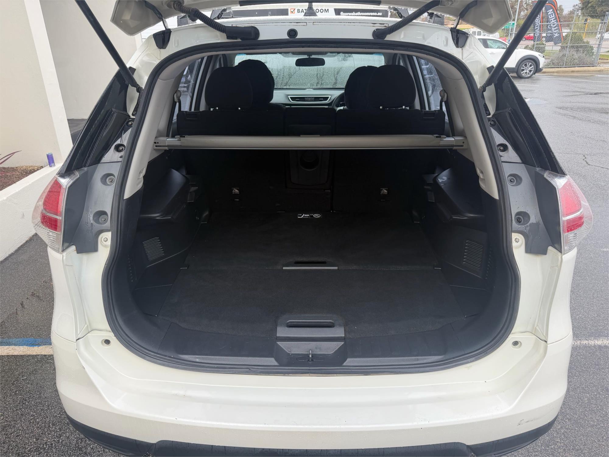 
								2016 Nissan X-TRAIL TS full									