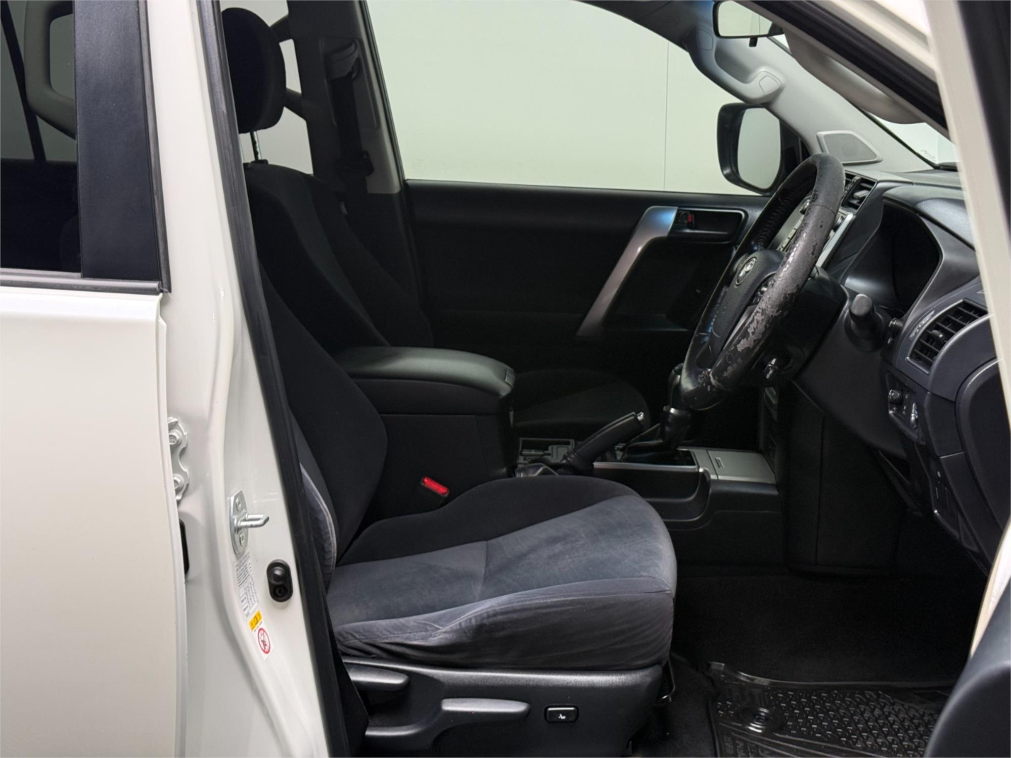 
								2019 TOYOTA LANDCRUISER PRADO GXL (4×4) full									