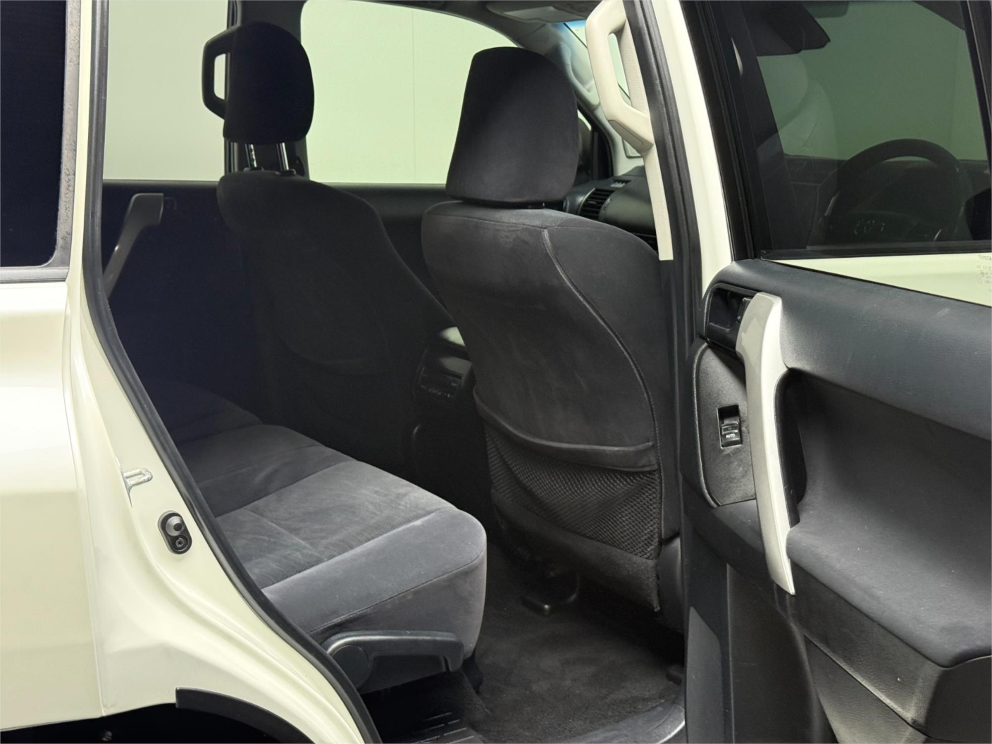 
								2019 TOYOTA LANDCRUISER PRADO GXL (4×4) full									