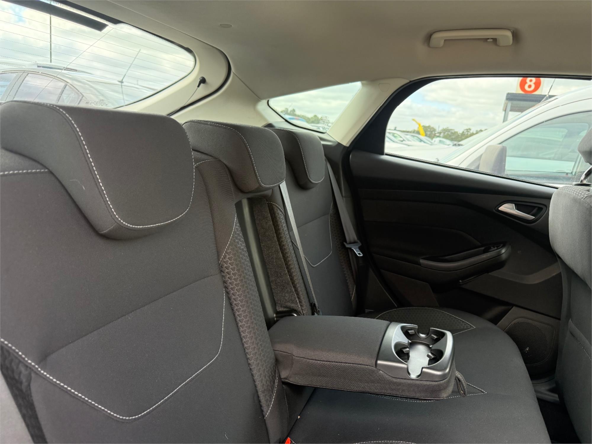
								2015 FORD FOCUS SPORT full									