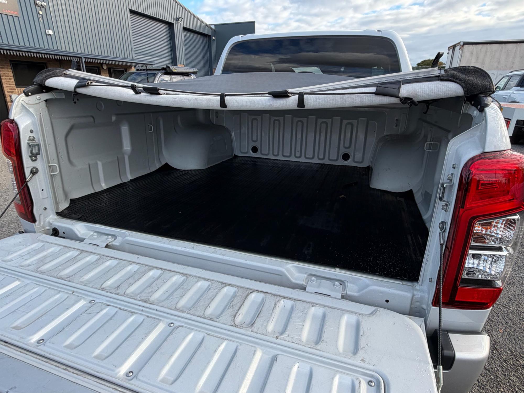 
								2021 Mitsubishi Triton GLS full									