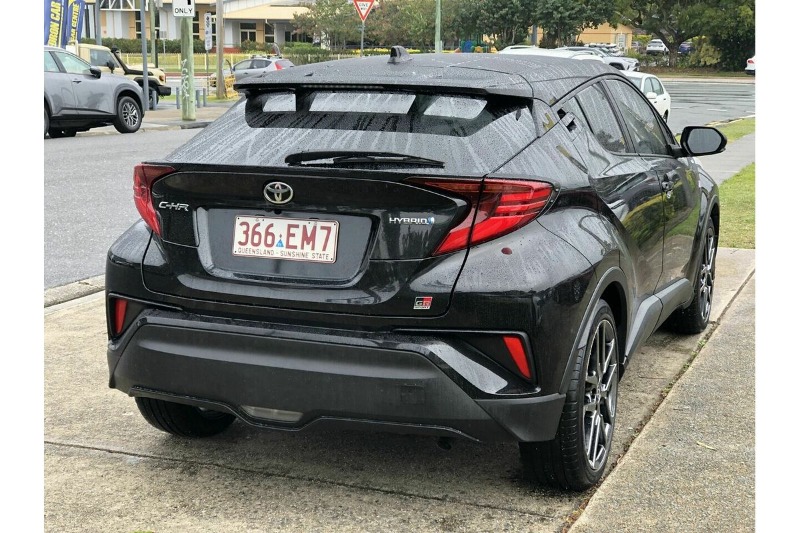 
								Toyota C-HR GR Sport ZYX10R (2022) full									