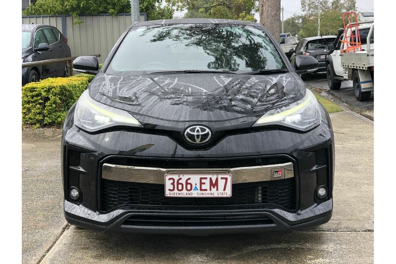 
								Toyota C-HR GR Sport ZYX10R (2022) full									