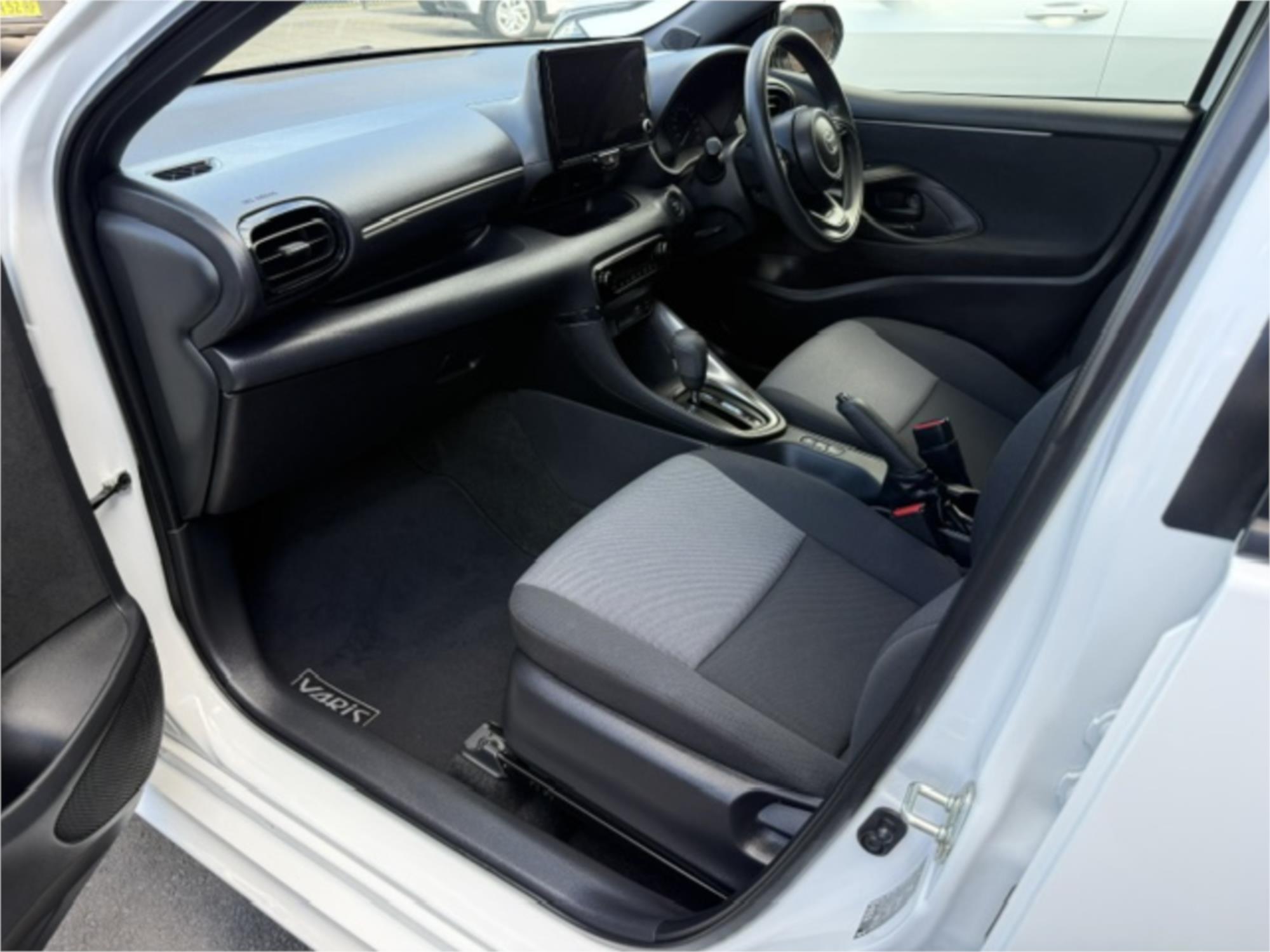 
								2025 TOYOTA YARIS ASCENT SPORT full									