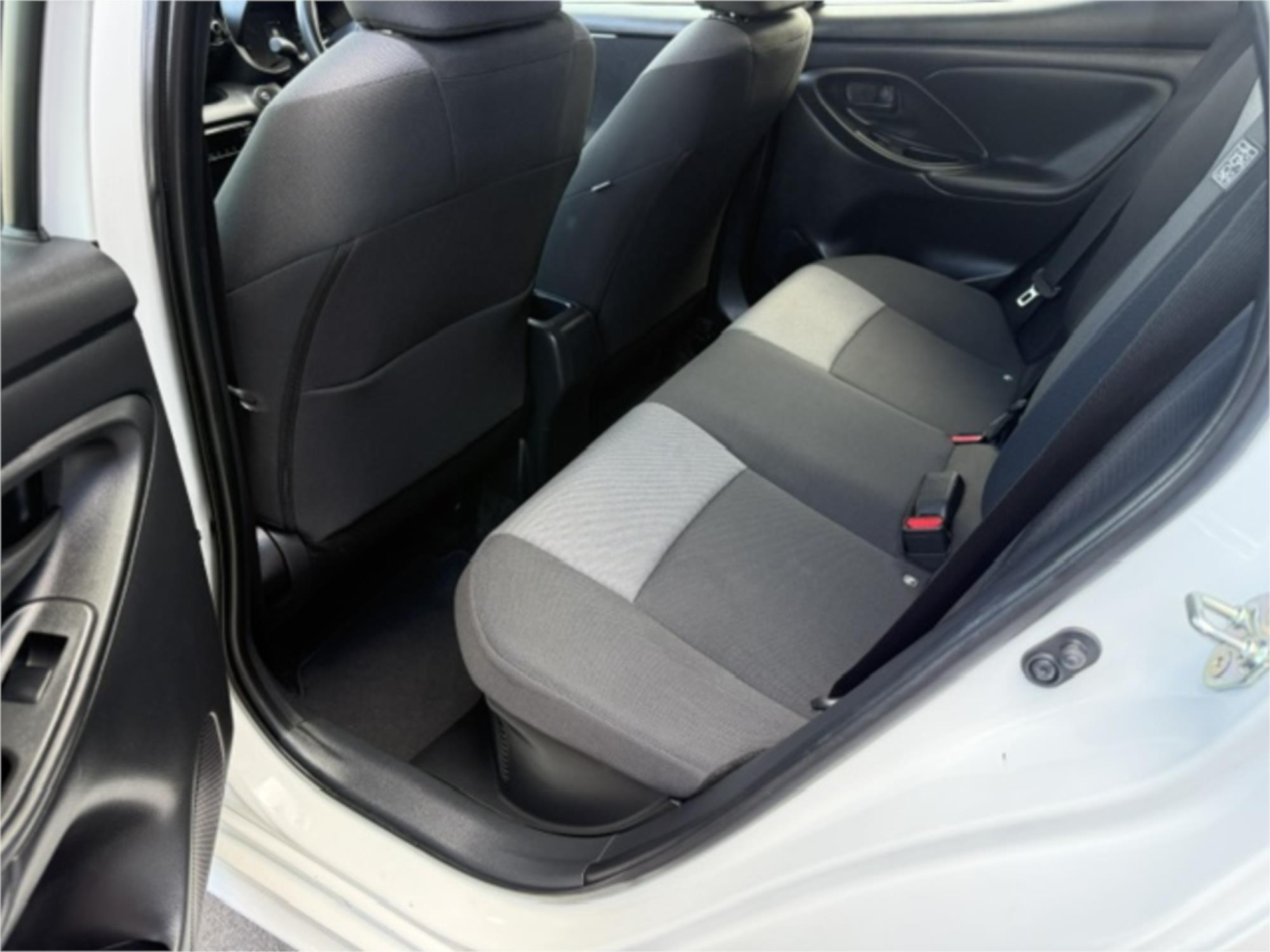 
								2025 TOYOTA YARIS ASCENT SPORT full									