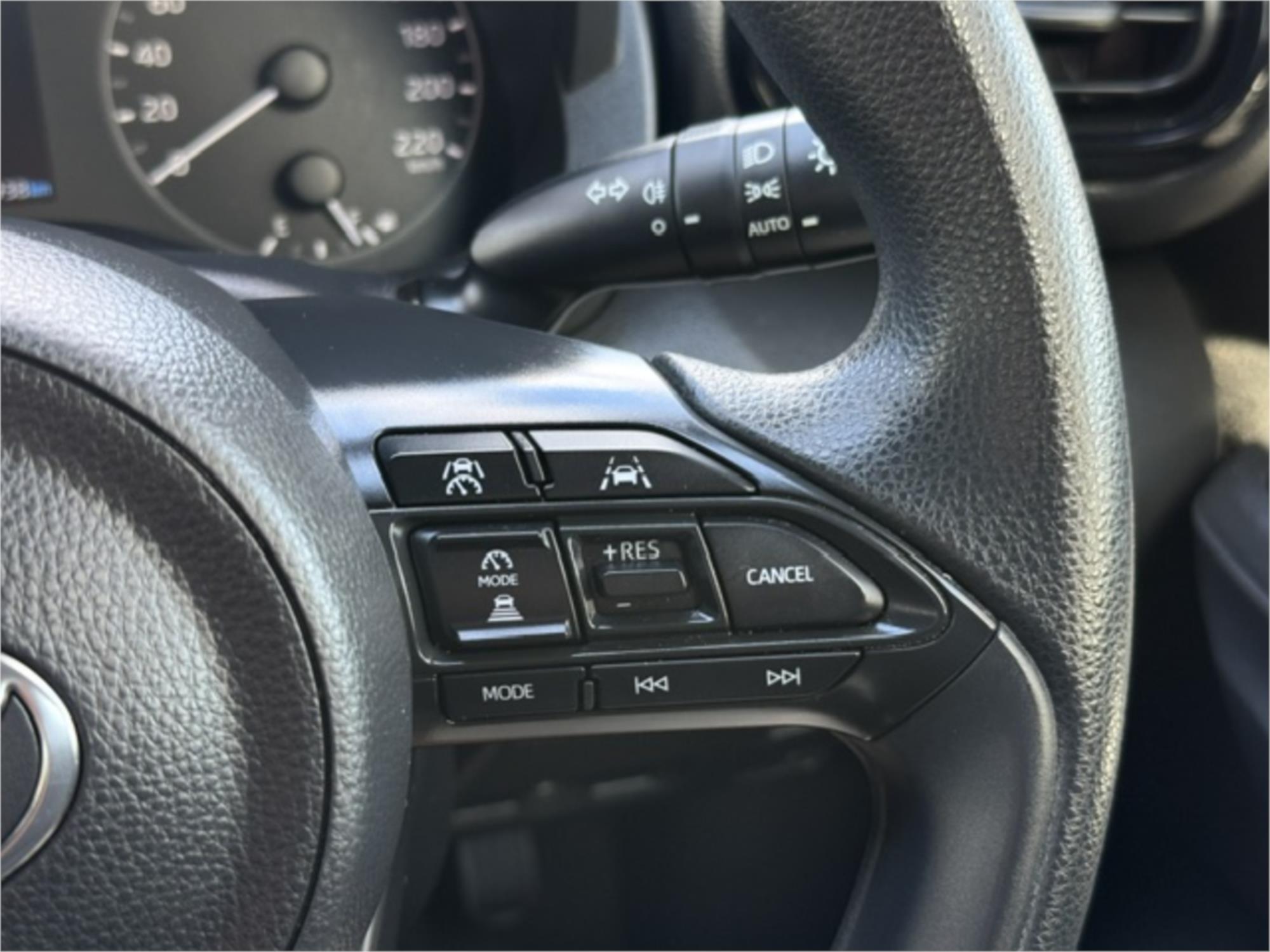 
								2025 TOYOTA YARIS ASCENT SPORT full									