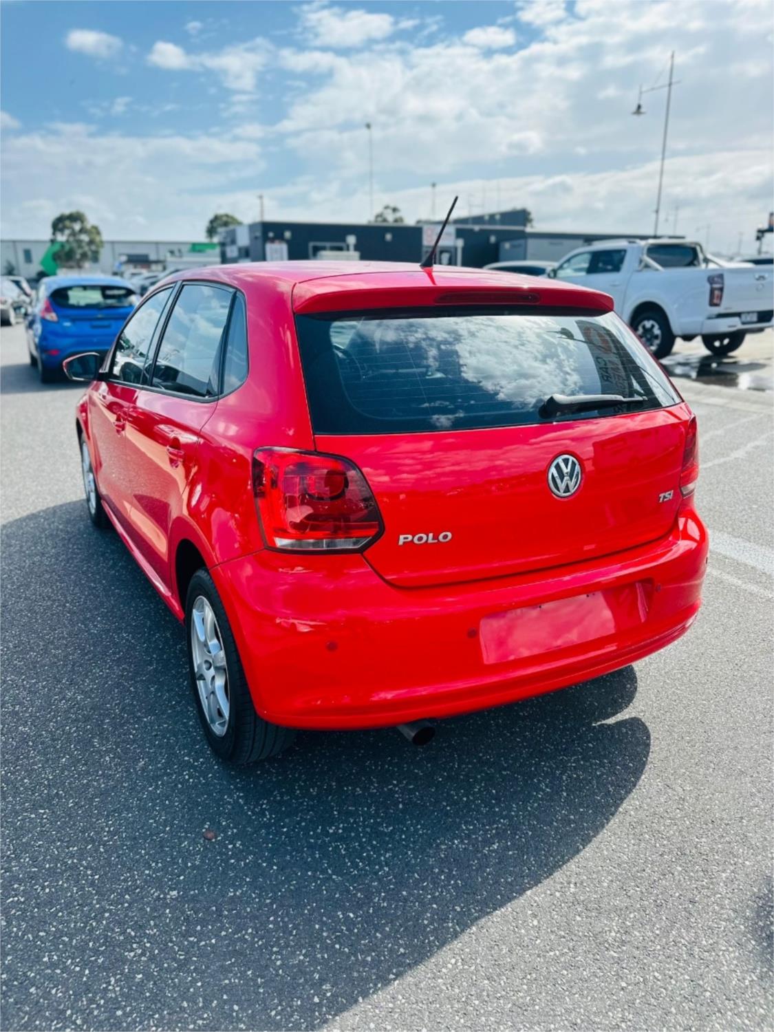 
								2010 VOLKSWAGEN POLO 77 TSI COMFORTLINE full									