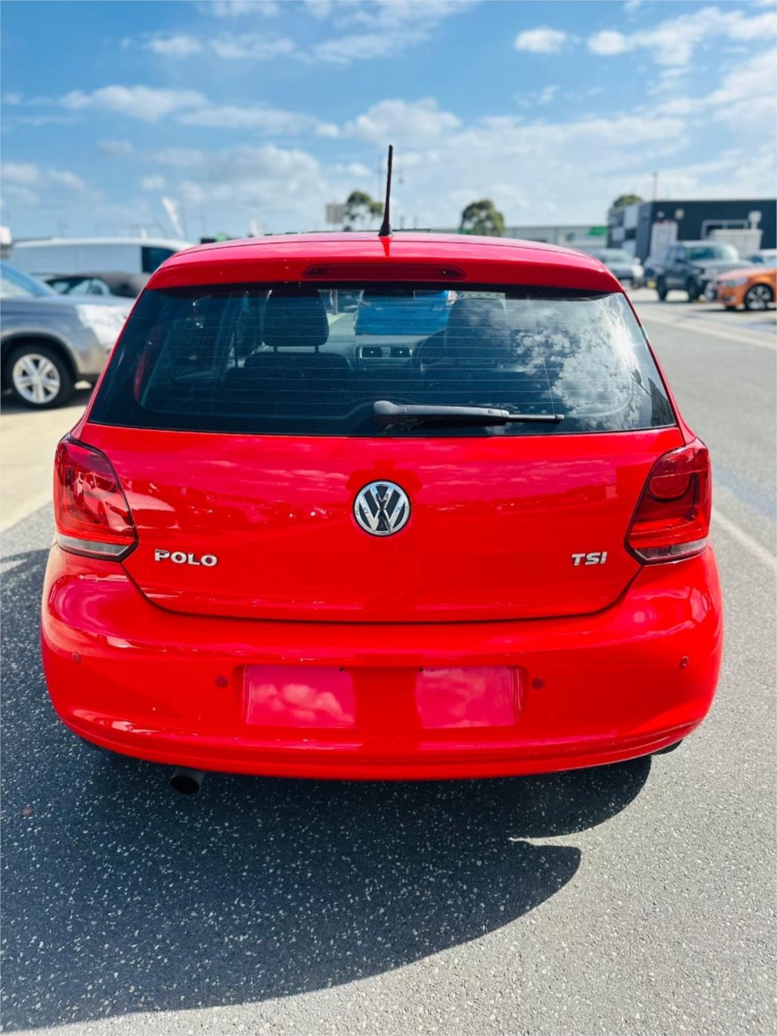 
								2010 VOLKSWAGEN POLO 77 TSI COMFORTLINE full									
