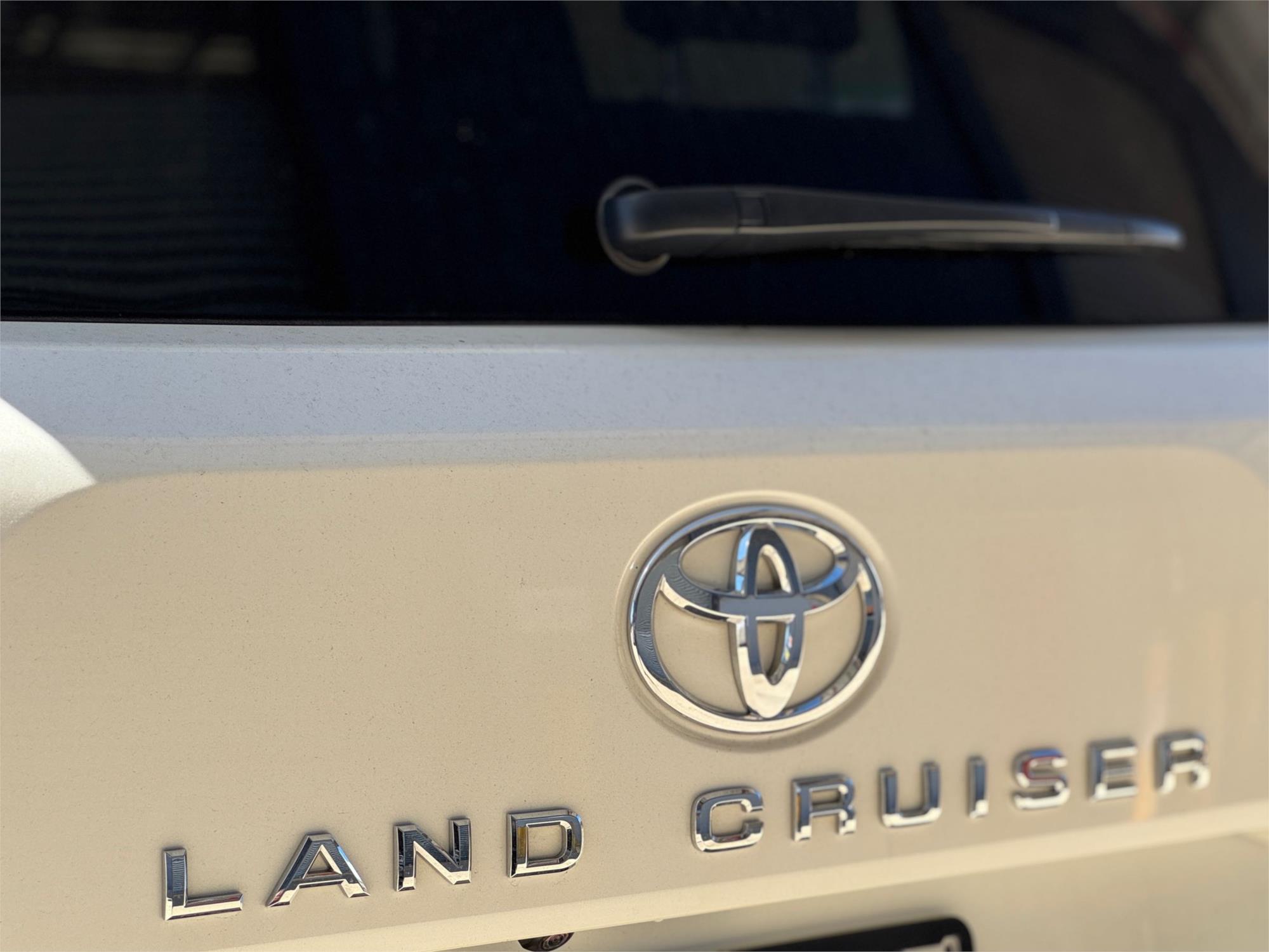 
								2022 Toyota Landcruiser Sahara full									