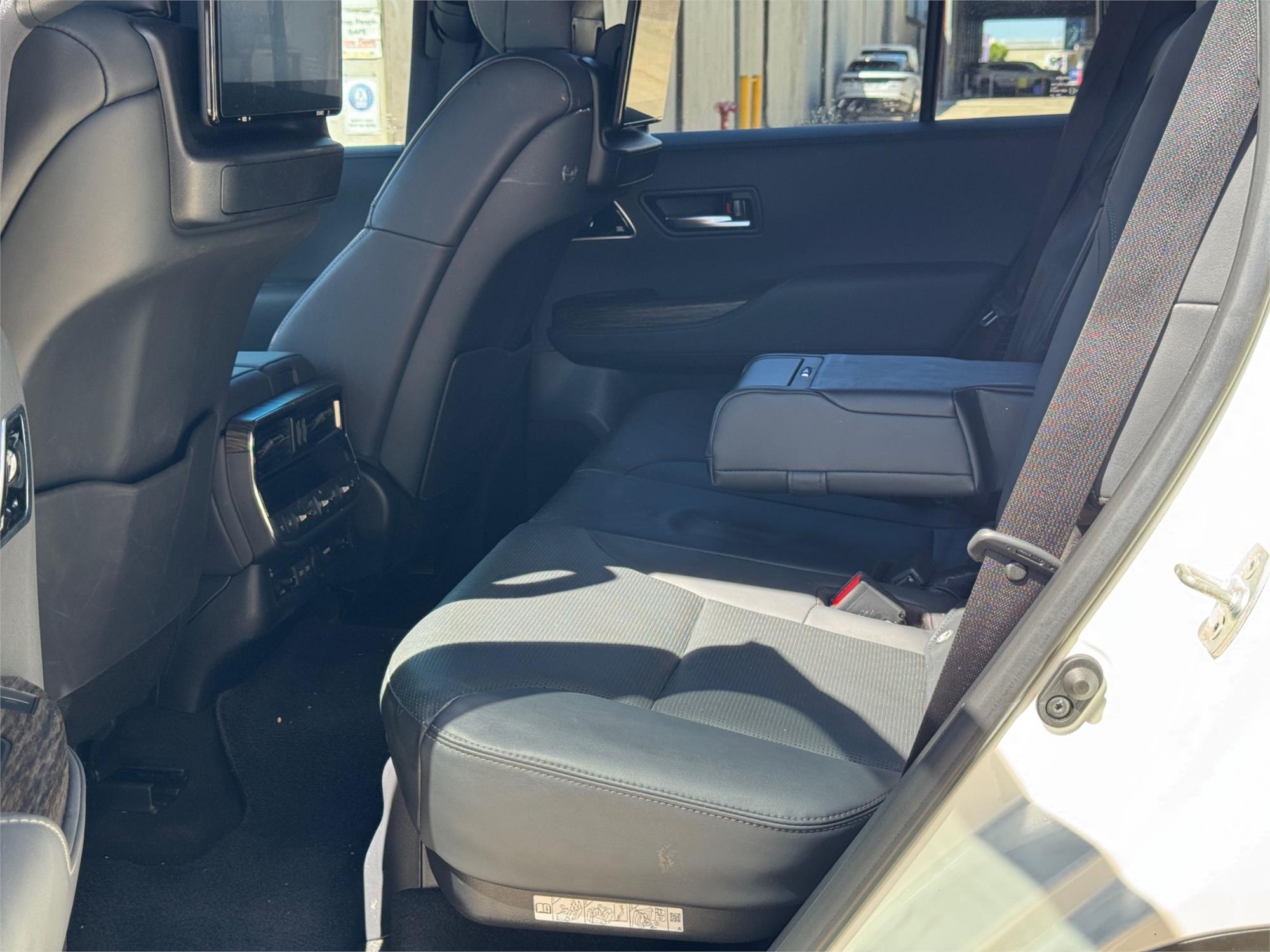 
								2022 Toyota Landcruiser Sahara full									