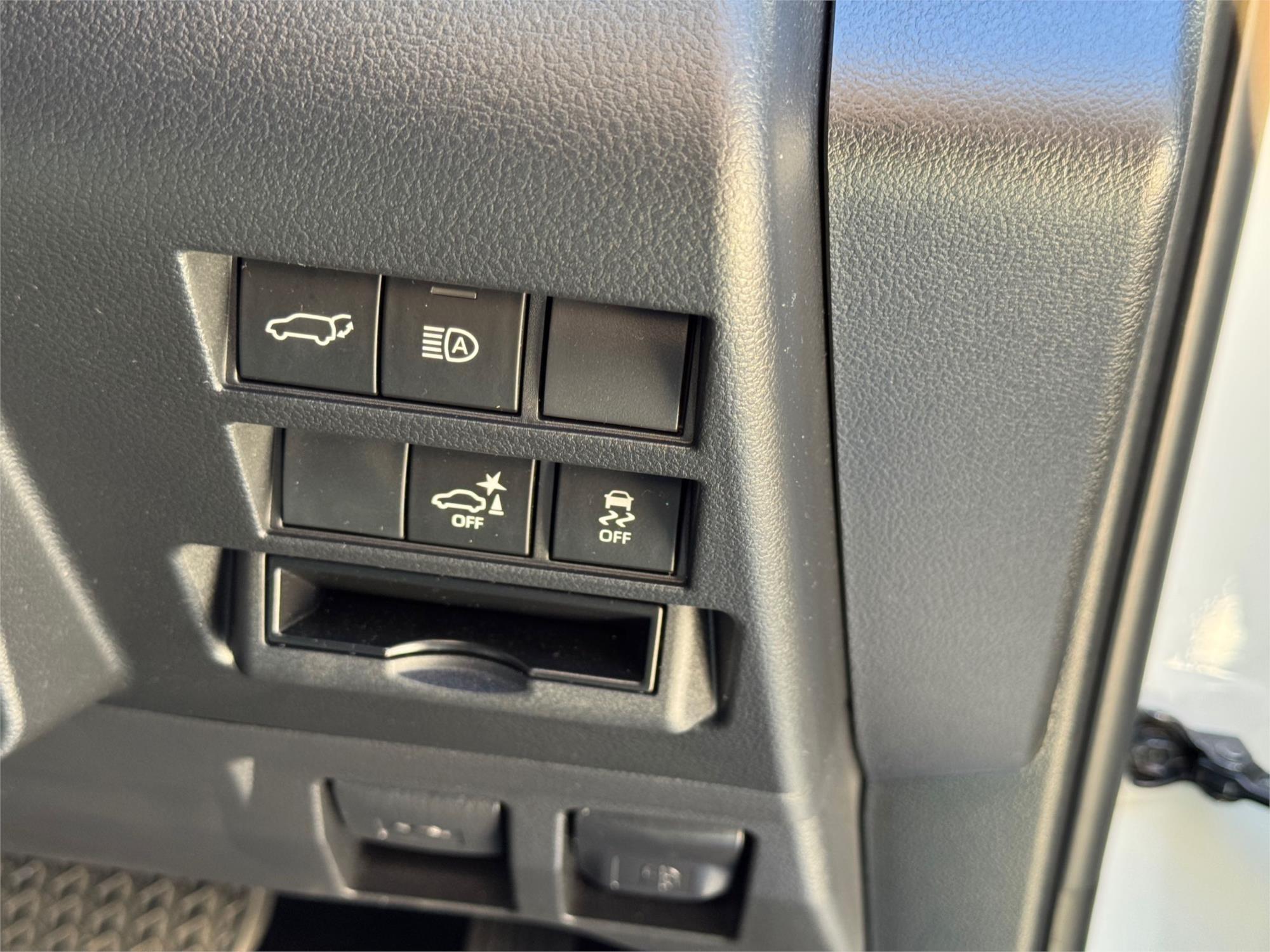 
								2022 Toyota Landcruiser Sahara full									