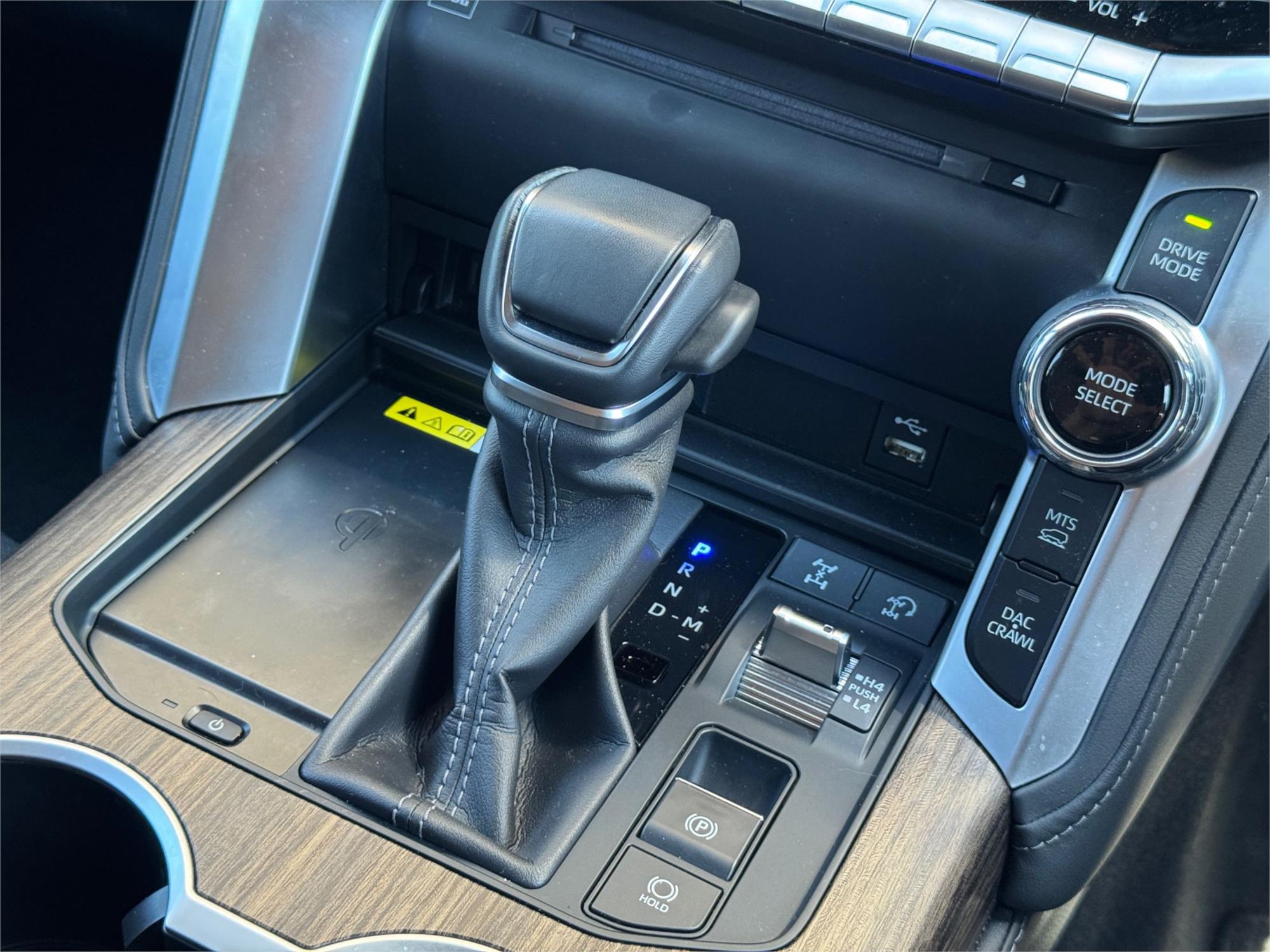 
								2022 Toyota Landcruiser Sahara full									