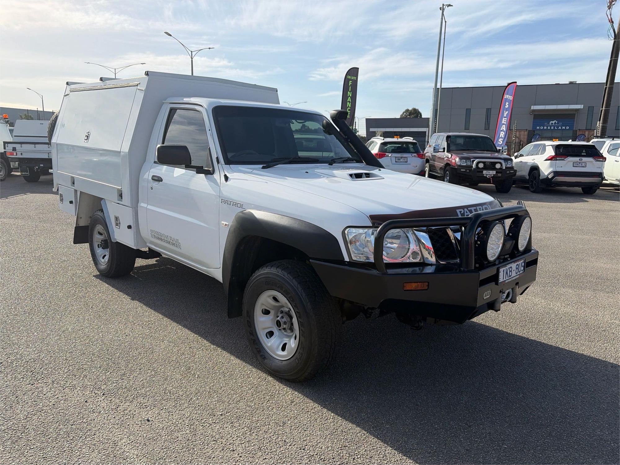 
								2012 Nissan Patrol DX full									