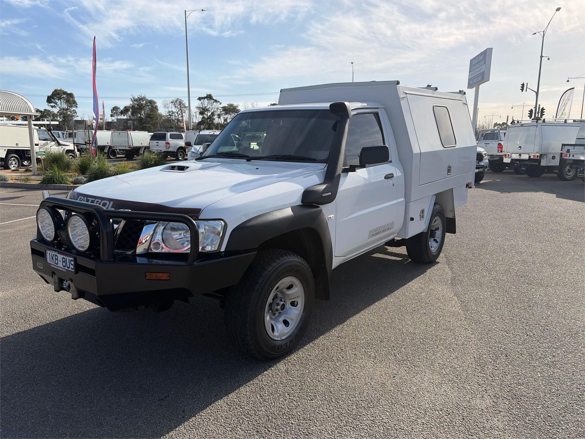 
								2012 Nissan Patrol DX full									