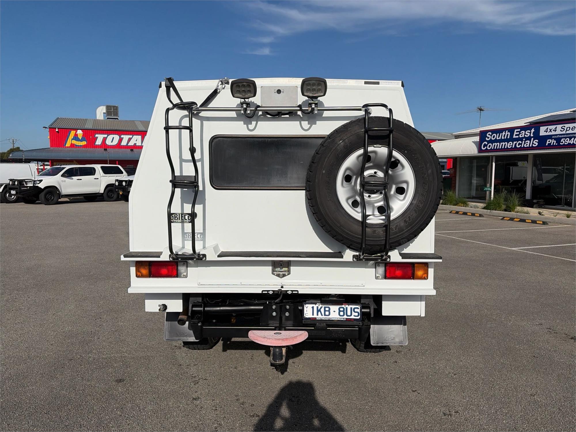 
								2012 Nissan Patrol DX full									
