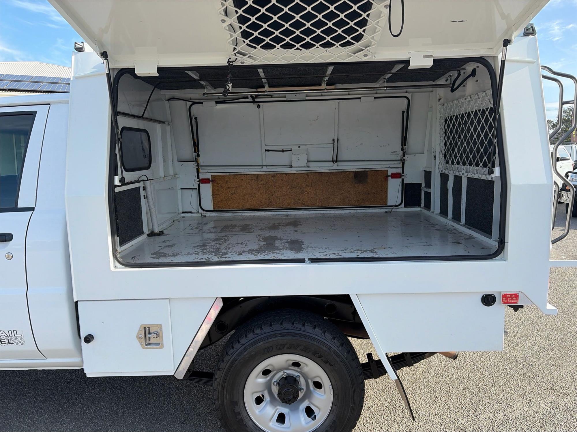 
								2012 Nissan Patrol DX full									