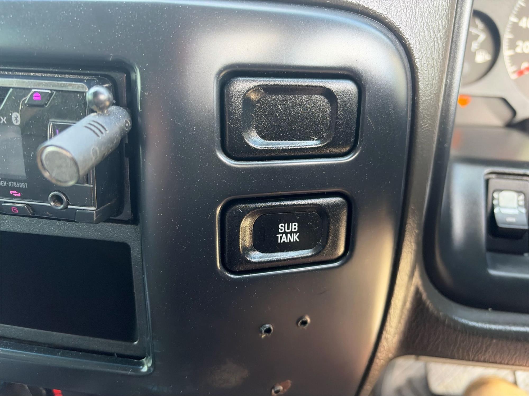 
								2012 Nissan Patrol DX full									