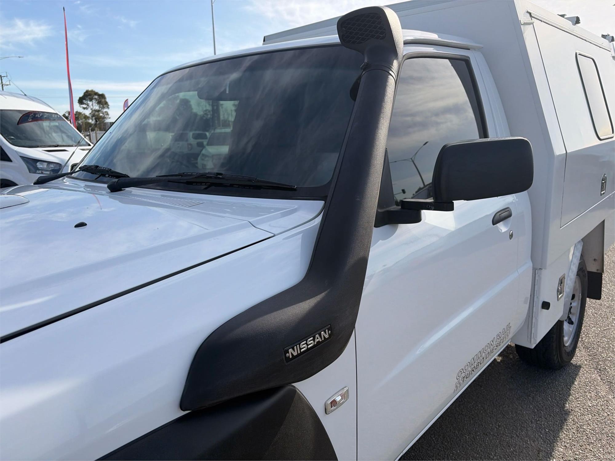 
								2012 Nissan Patrol DX full									