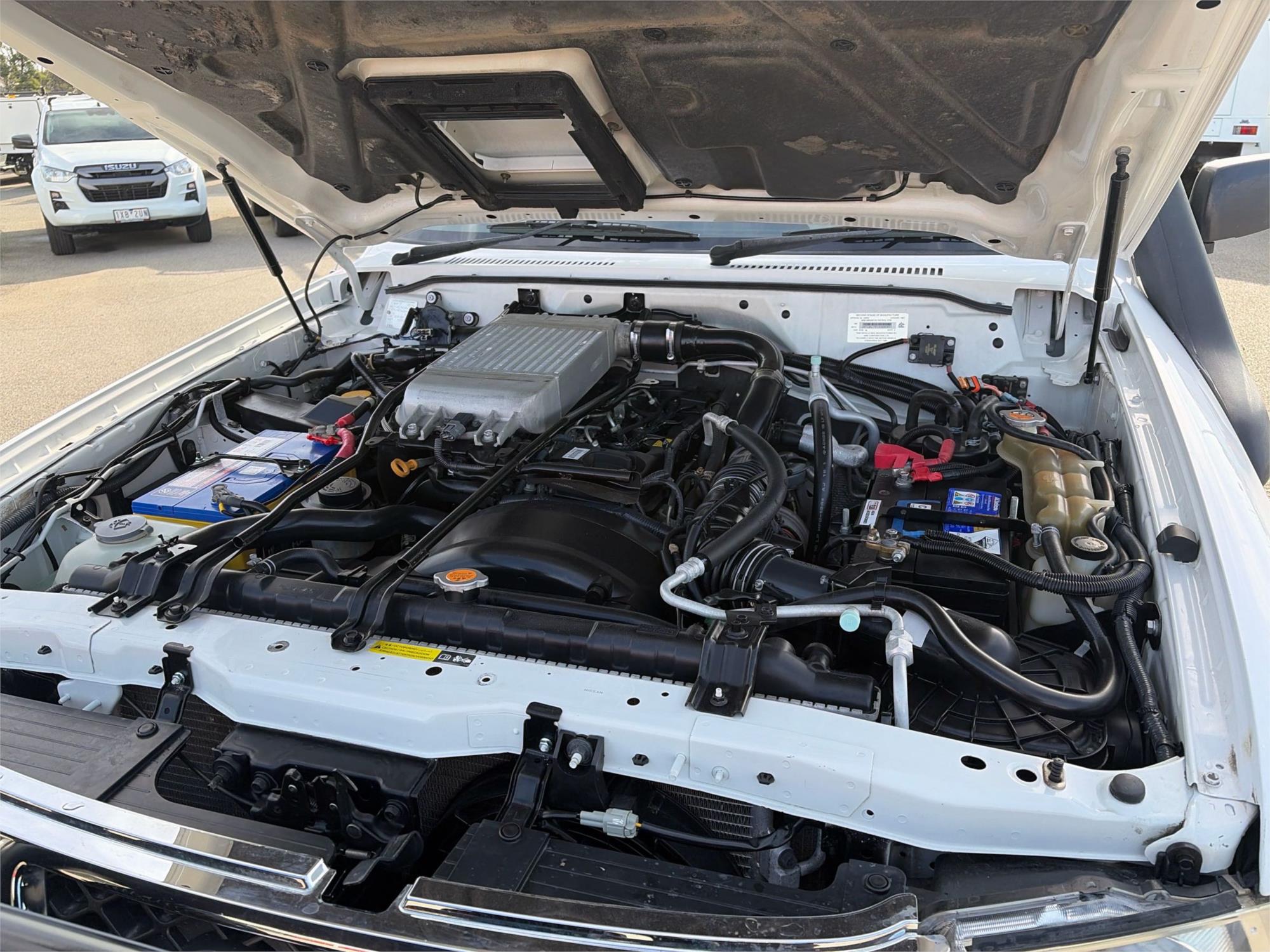 
								2012 Nissan Patrol DX full									