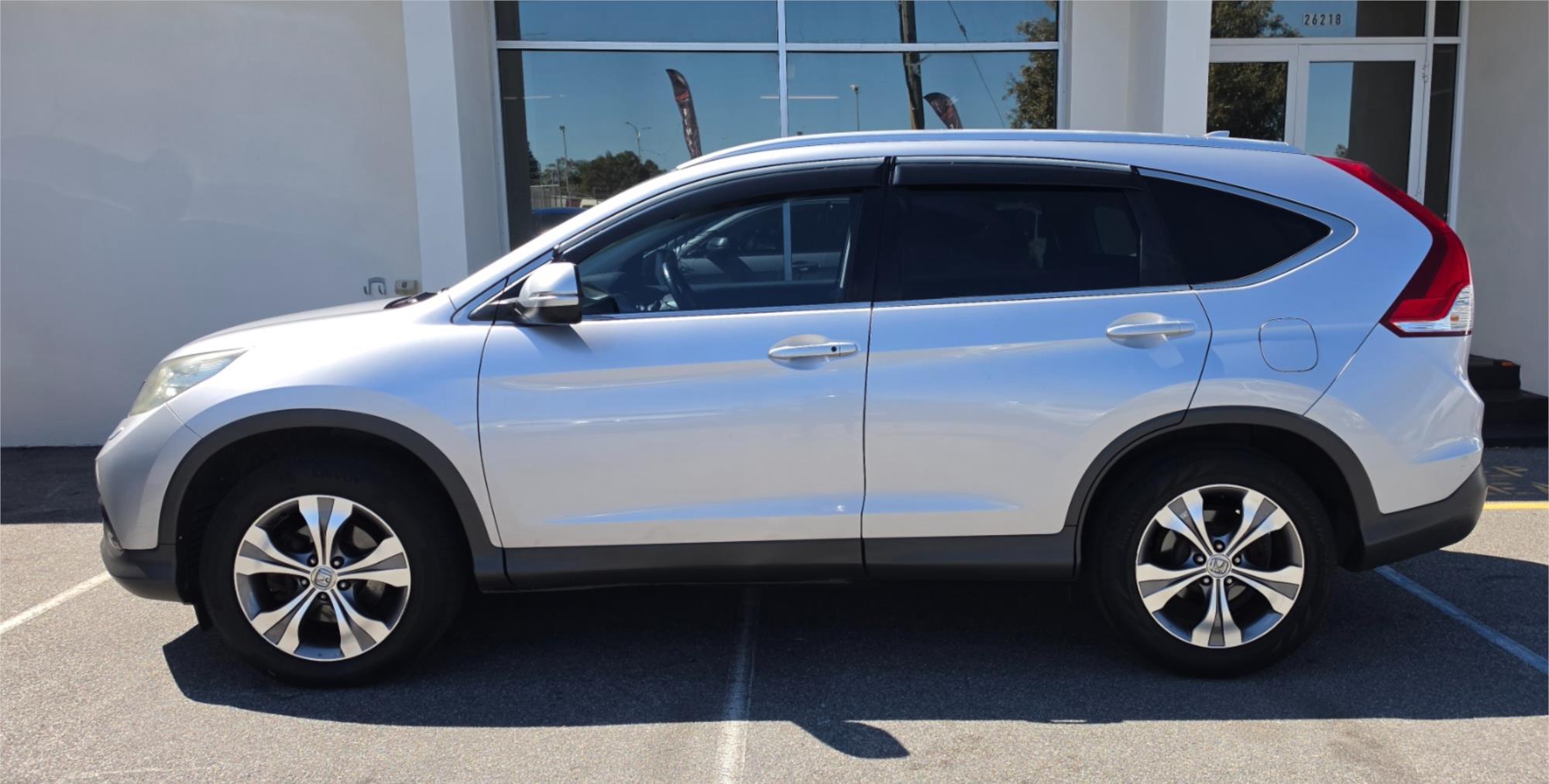
								2013 Honda CR-V DTi-L full									