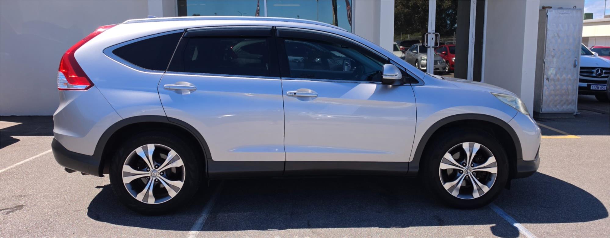 
								2013 Honda CR-V DTi-L full									