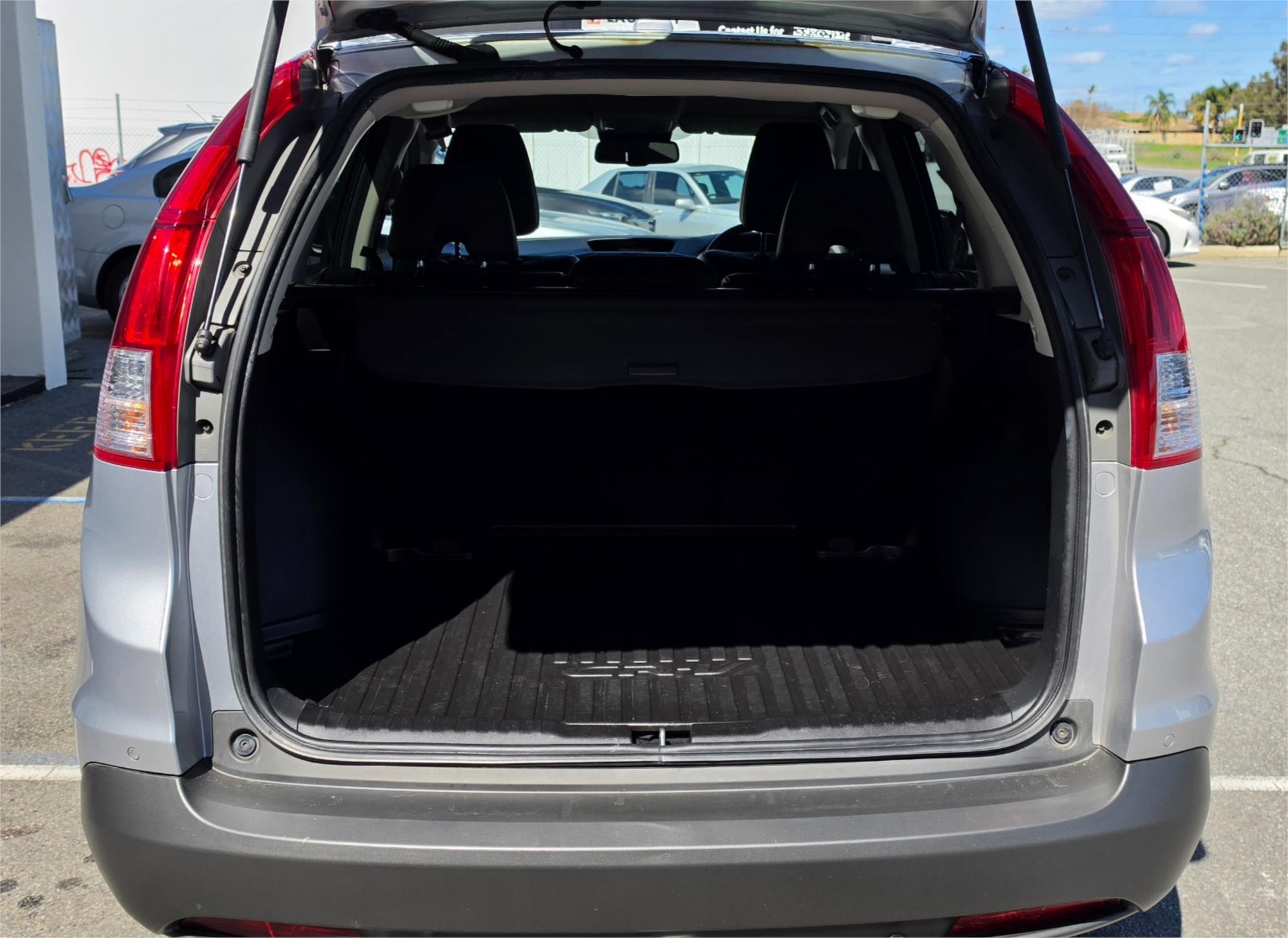 
								2013 Honda CR-V DTi-L full									