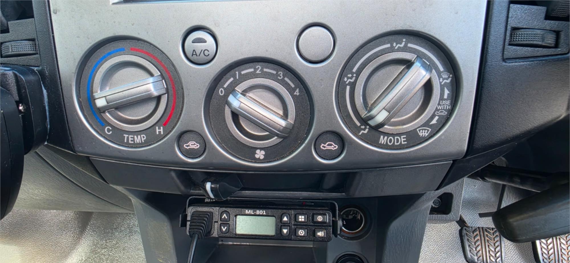 
								2009 Mazda BT-50 DX full									