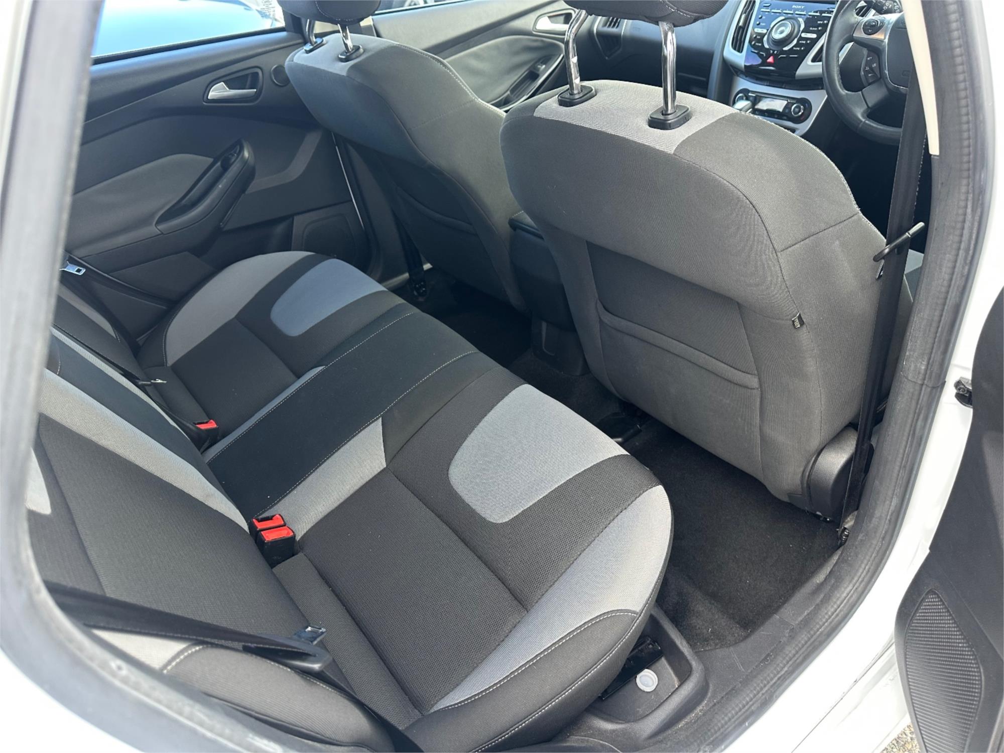 
								2015 Ford Focus Sport full									