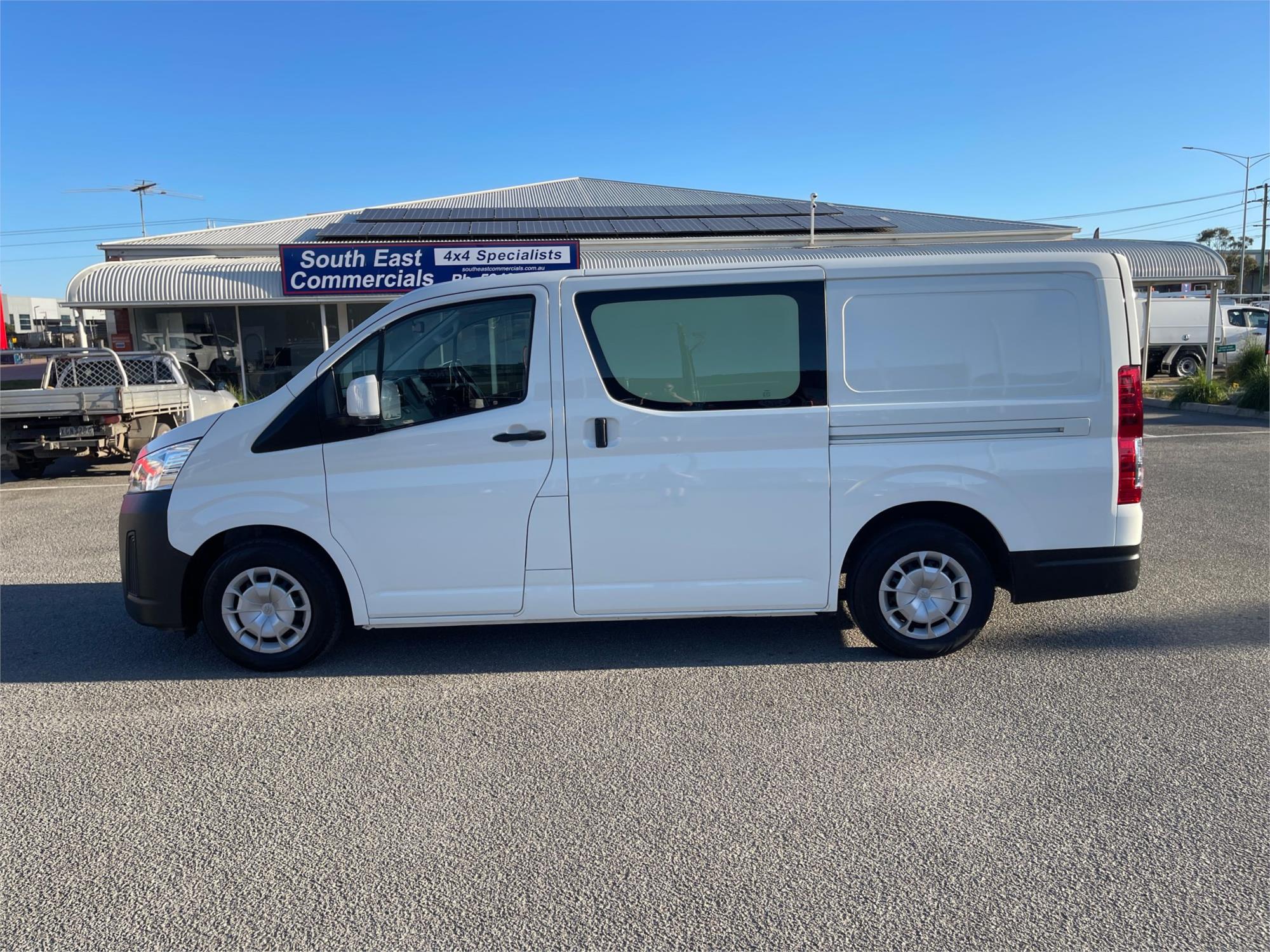 
								2021 Toyota Hiace full									