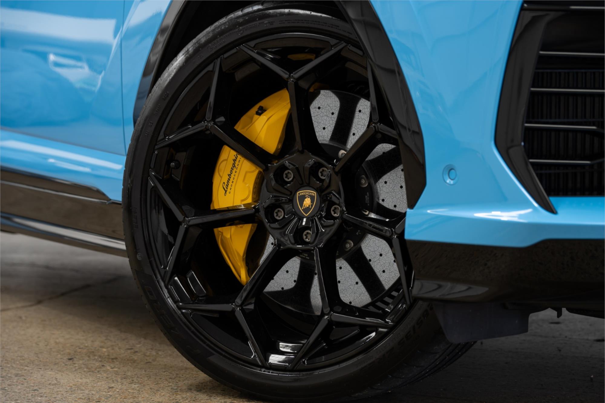 
								2025 LAMBORGHINI URUS SE full									
