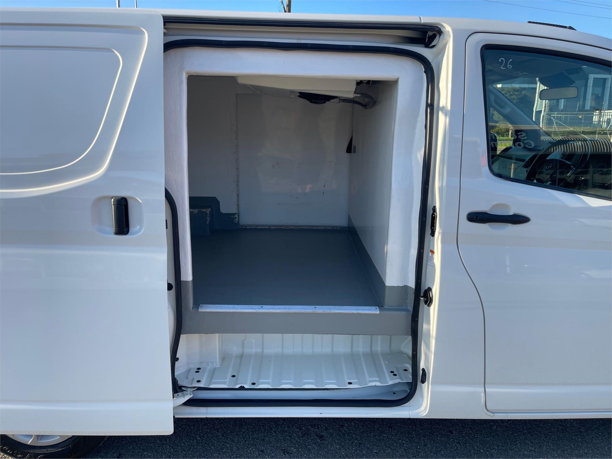 
								2021 Toyota Hiace full									