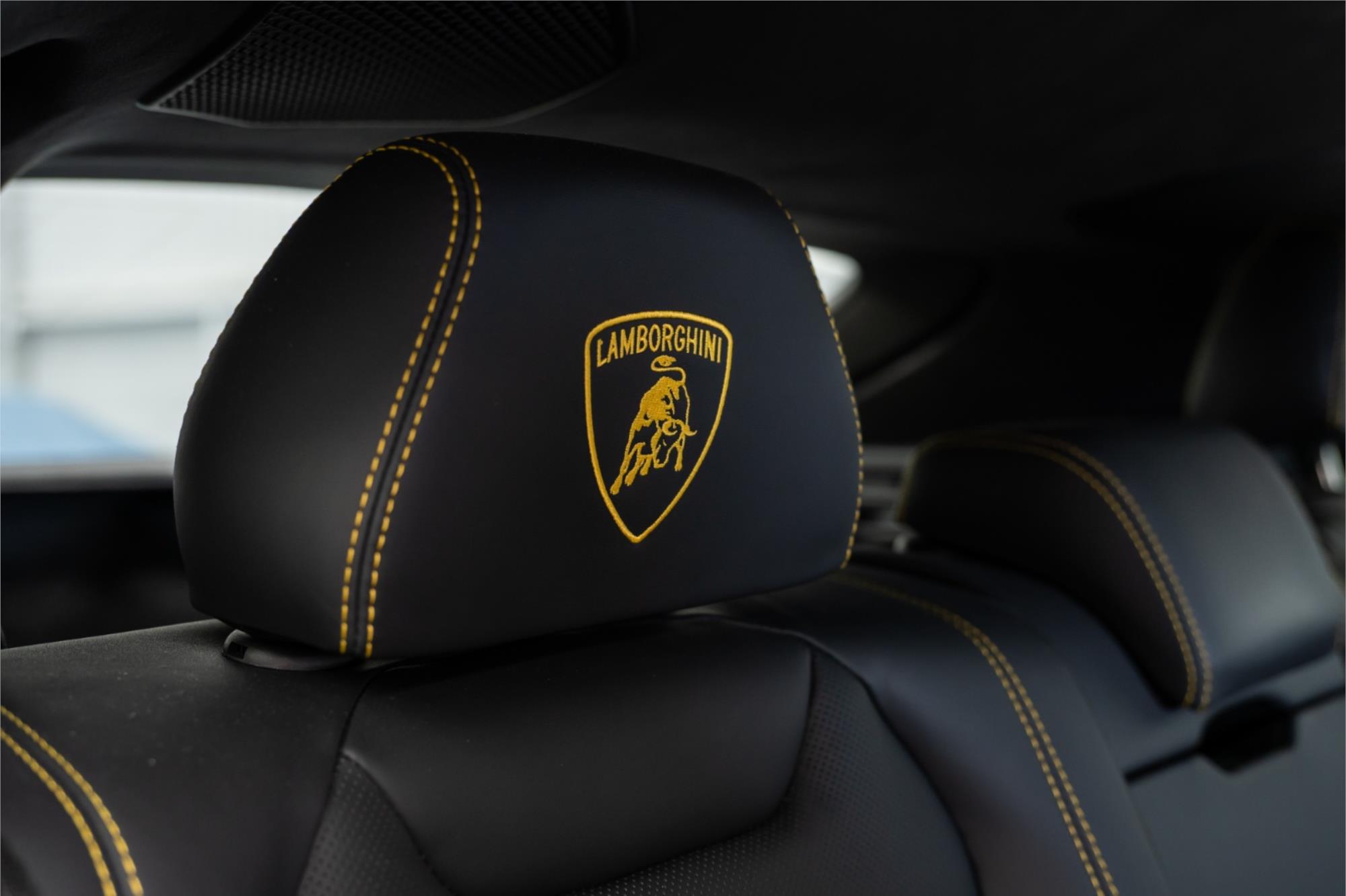 
								2025 LAMBORGHINI URUS SE full									