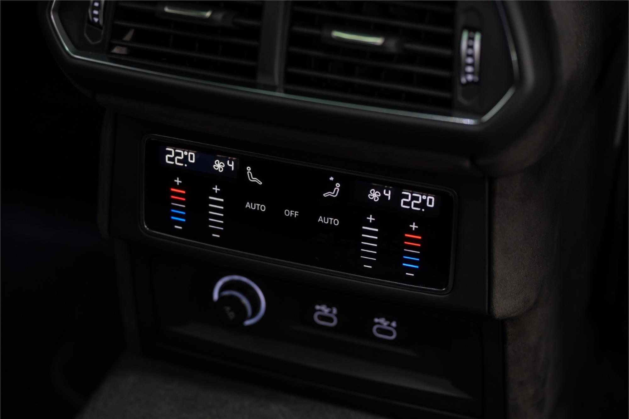 
								2025 LAMBORGHINI URUS SE full									
