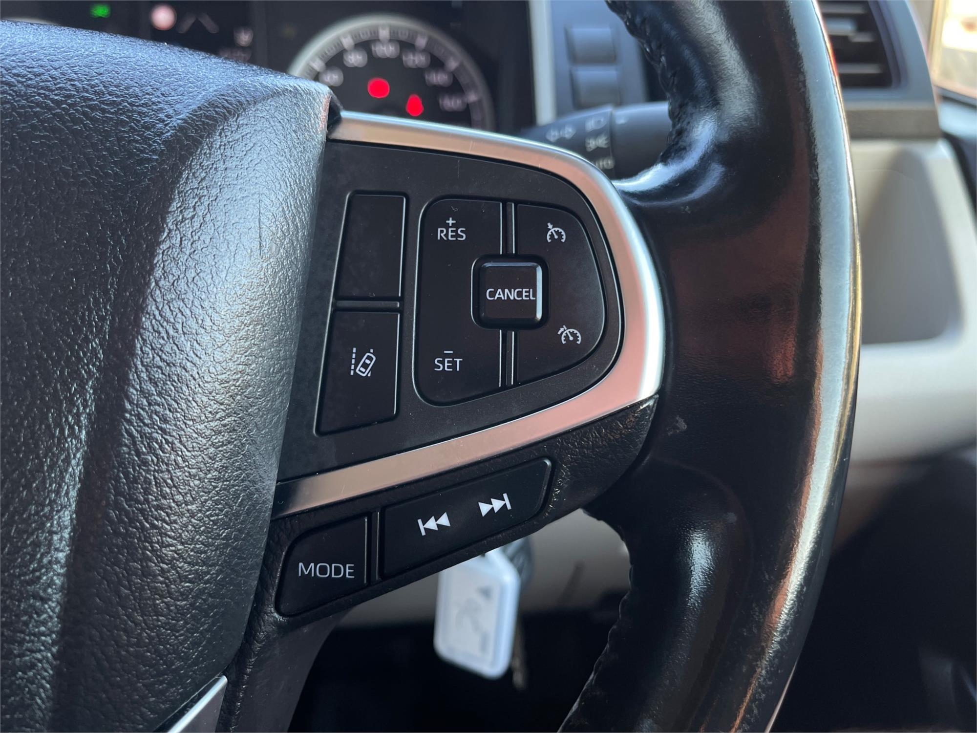 
								2021 Toyota Hiace full									