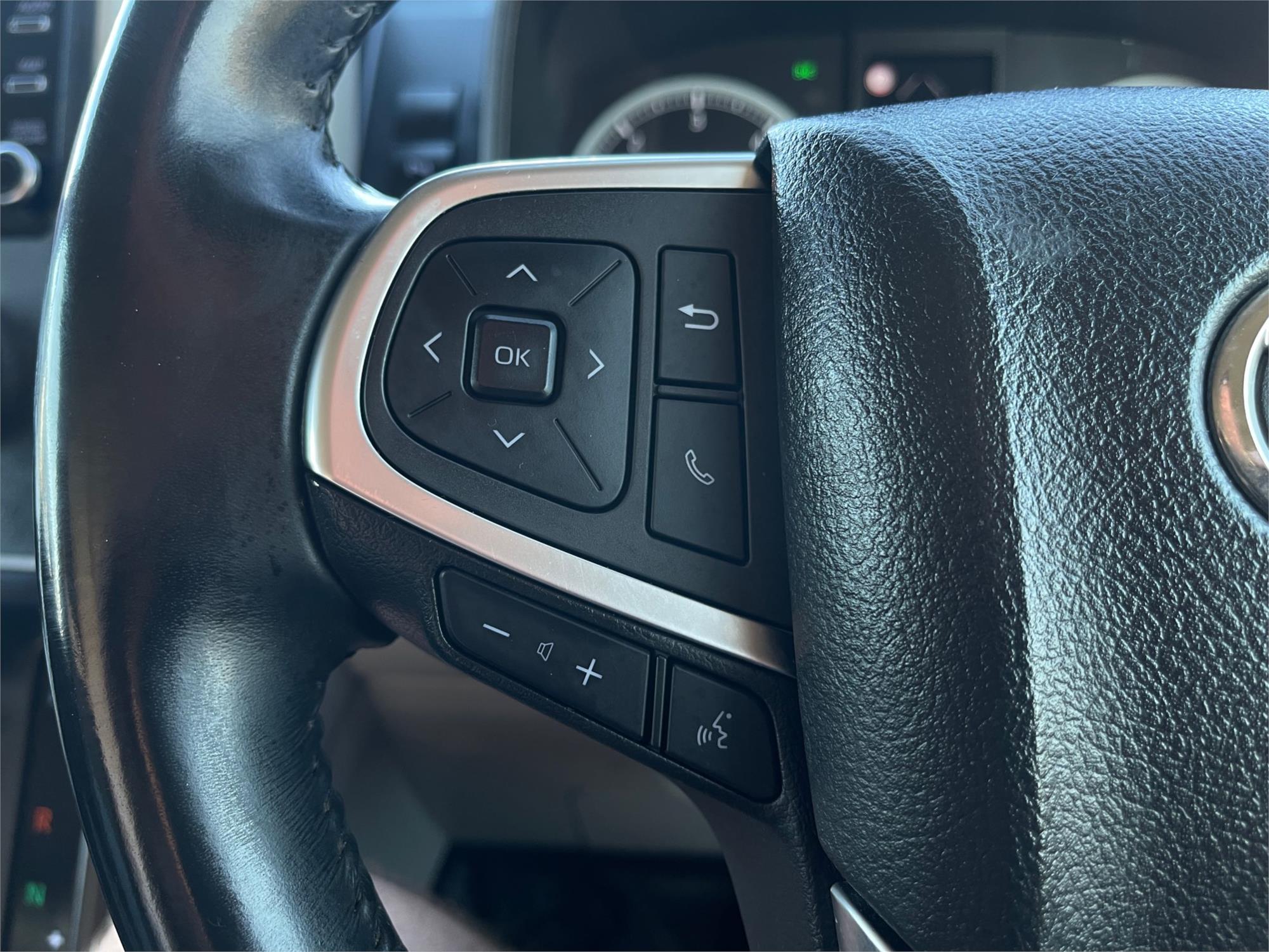
								2021 Toyota Hiace full									