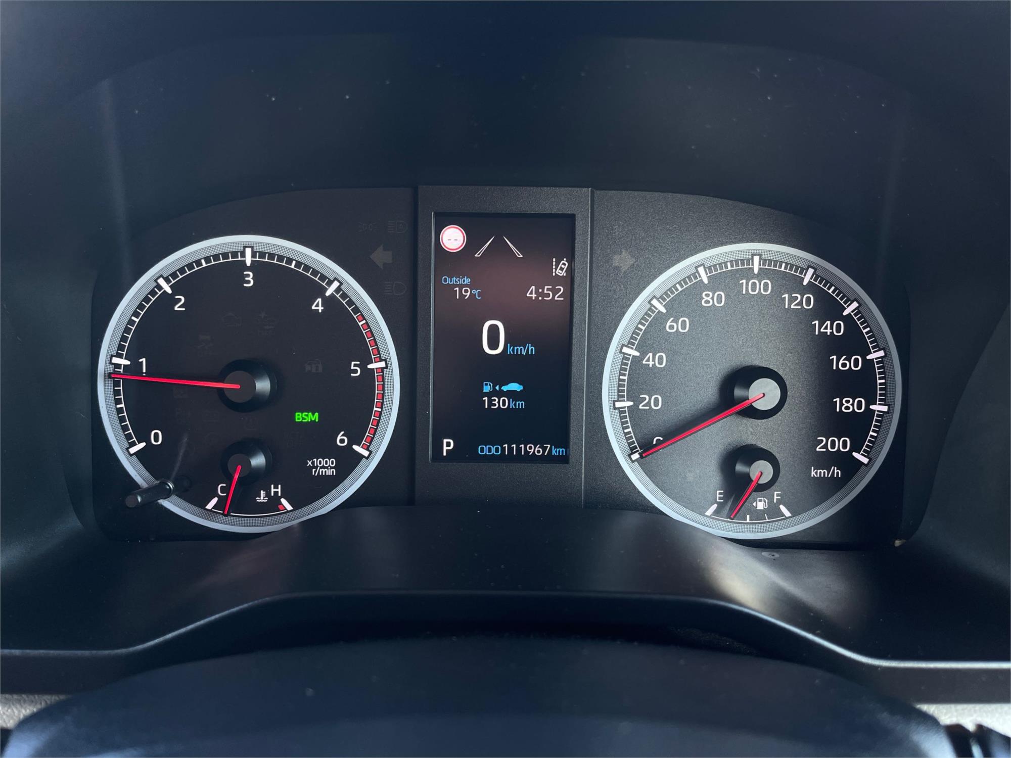
								2021 Toyota Hiace full									