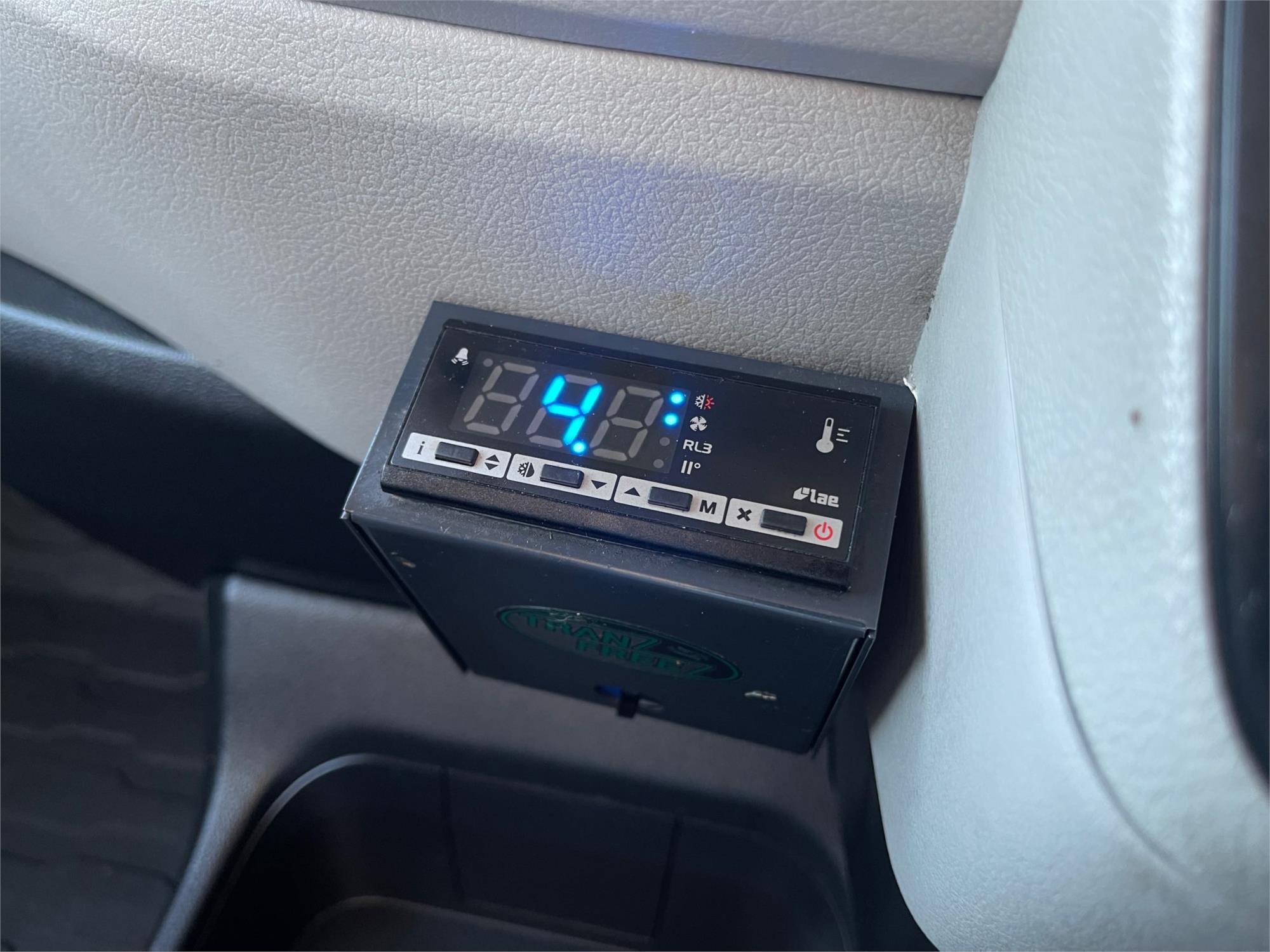 
								2021 Toyota Hiace full									