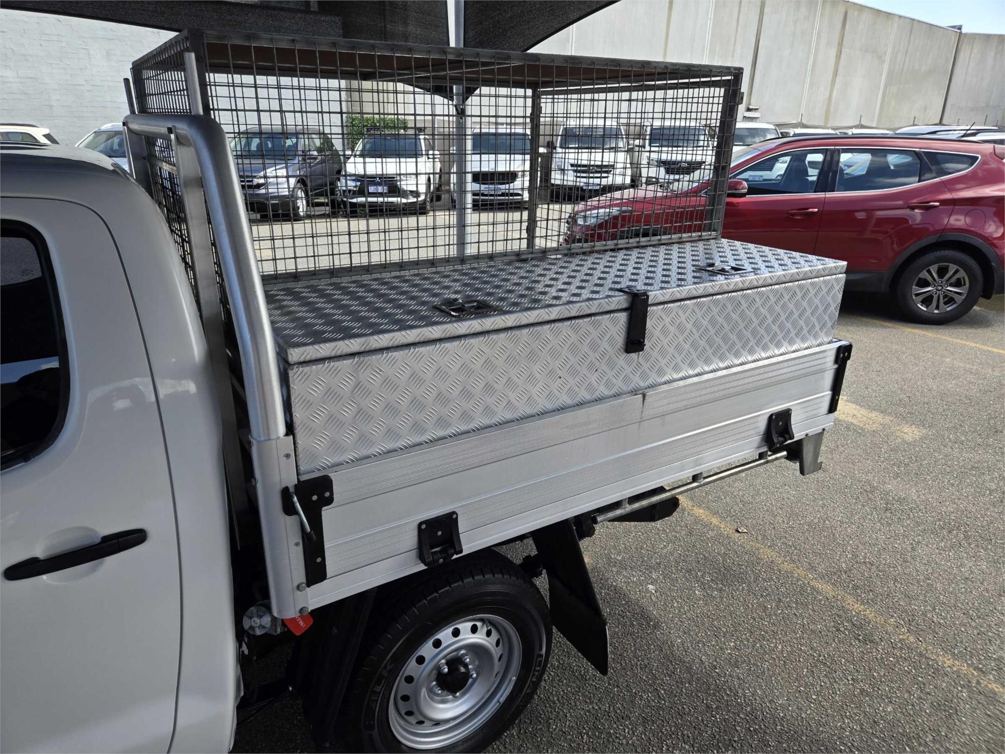 
								2014 Toyota Hilux Workmate full									