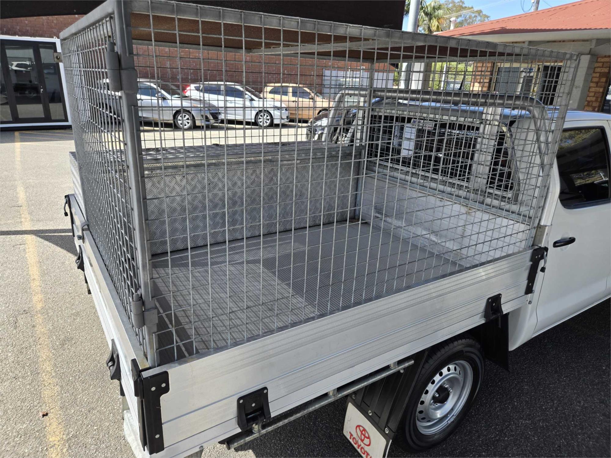 
								2014 Toyota Hilux Workmate full									