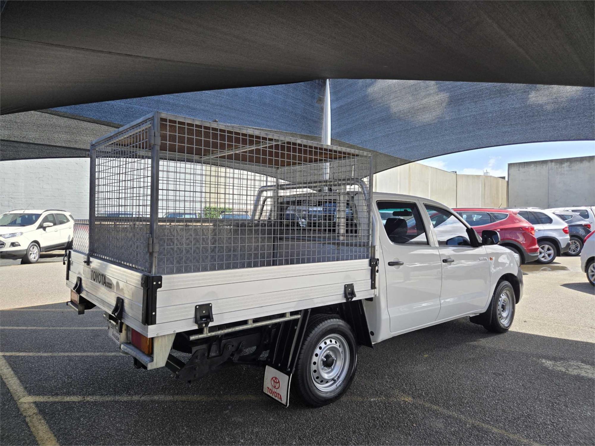 
								2014 Toyota Hilux Workmate full									