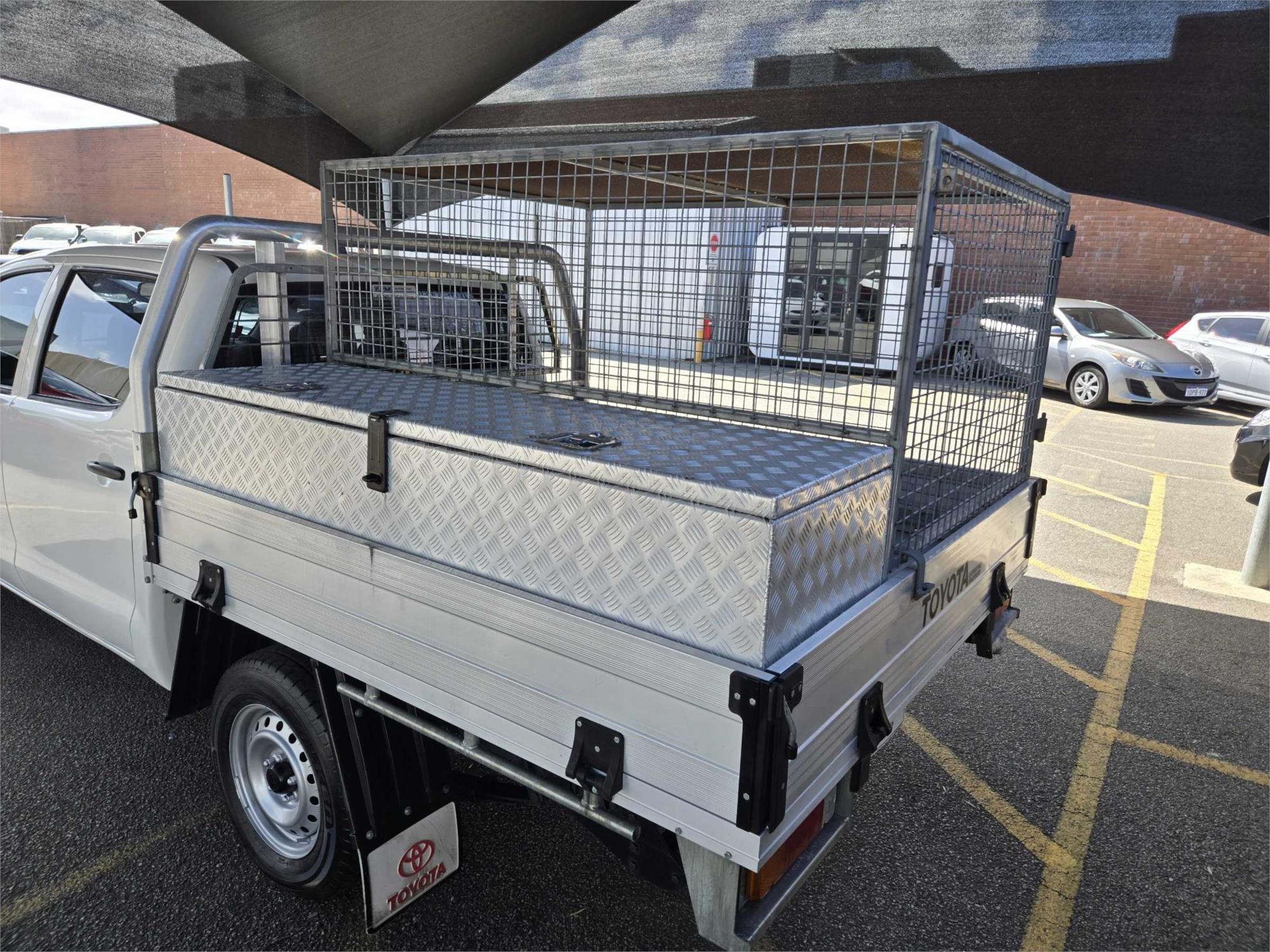 
								2014 Toyota Hilux Workmate full									