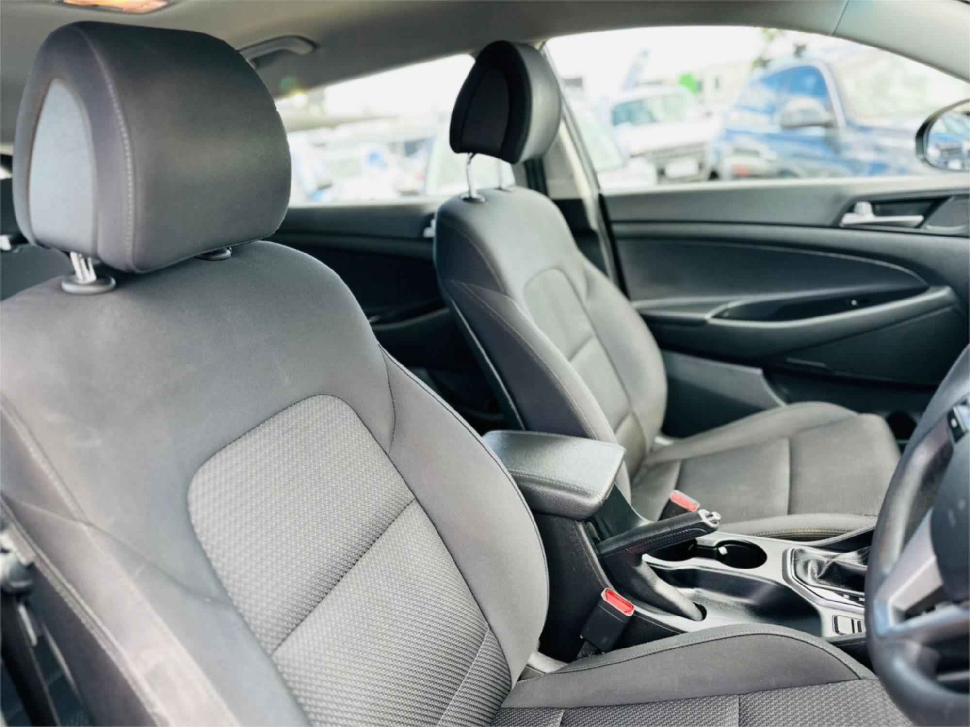 
								2018 HYUNDAI TUCSON ACTIVE R-SERIES (AWD) full									